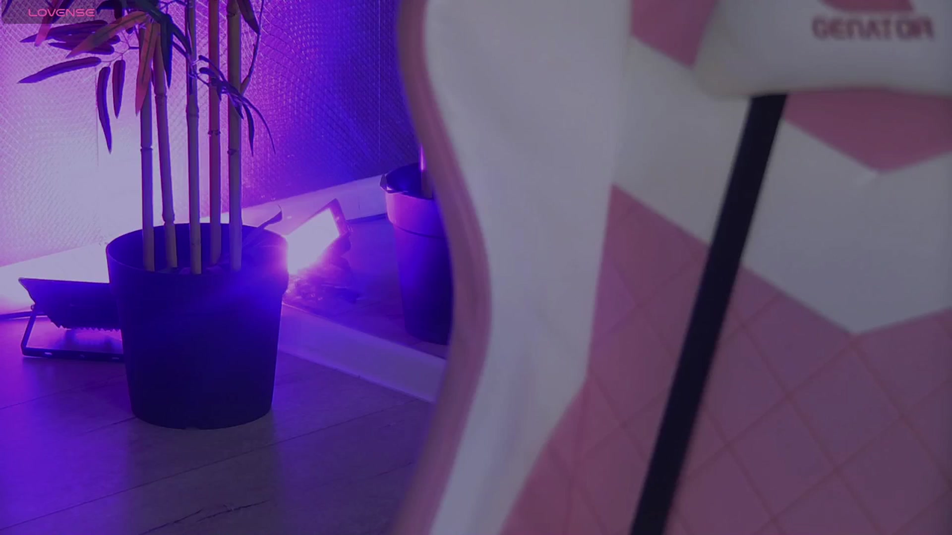 Gallery image thumbnail from Shayblonde's myfreecams stream on, 12/31/2024, 03:33 image 7 of 20