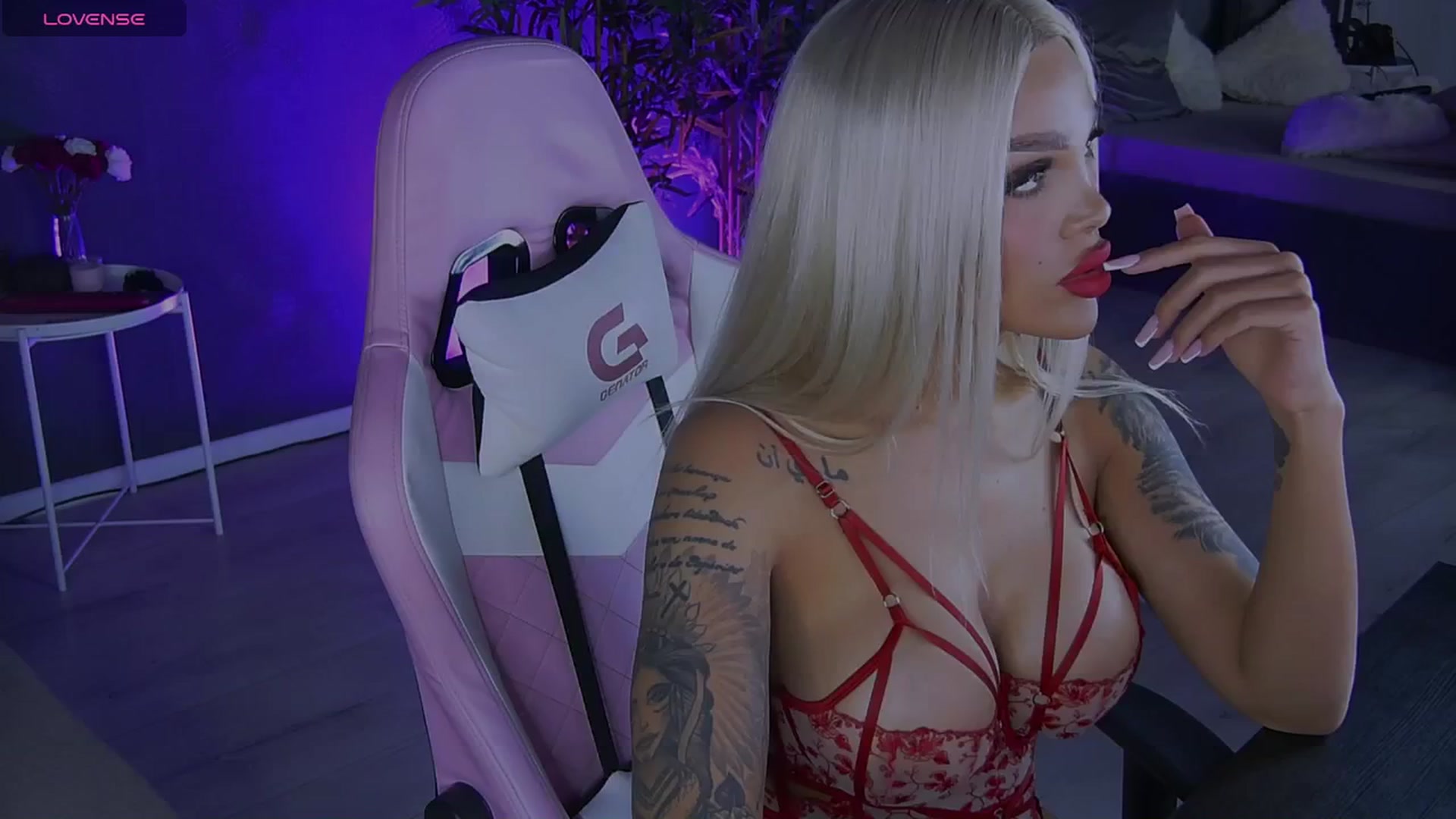 Gallery image thumbnail from Shayblonde's myfreecams stream on, 01/03/2025, 02:56 image 7 of 20