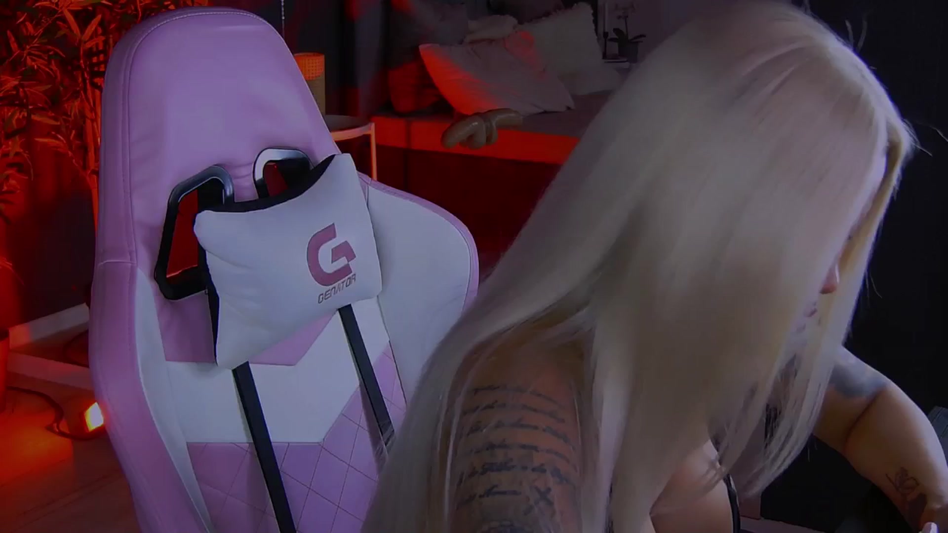 Gallery image thumbnail from Shayblonde's myfreecams stream on, 01/07/2025, 24:46 image 6 of 20