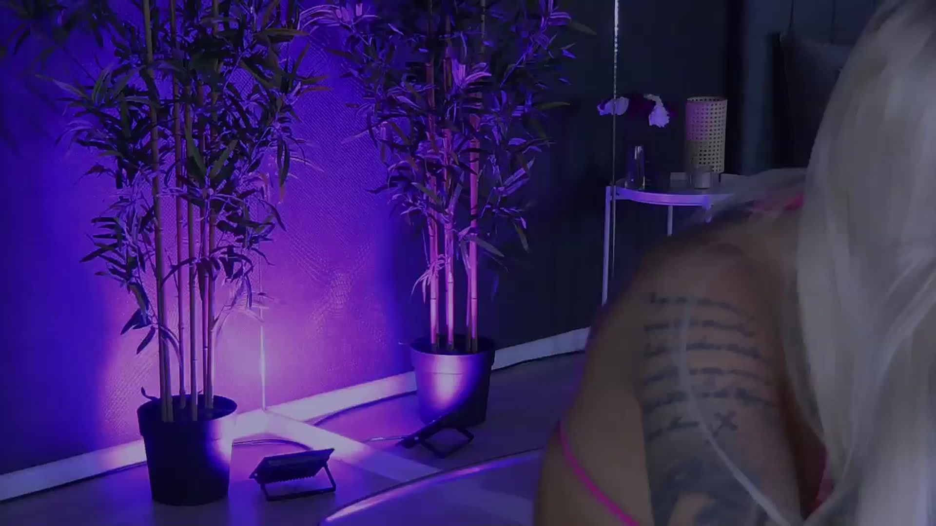 Gallery image thumbnail from Shayblonde's myfreecams stream on, 01/28/2025, 24:40 image 6 of 20
