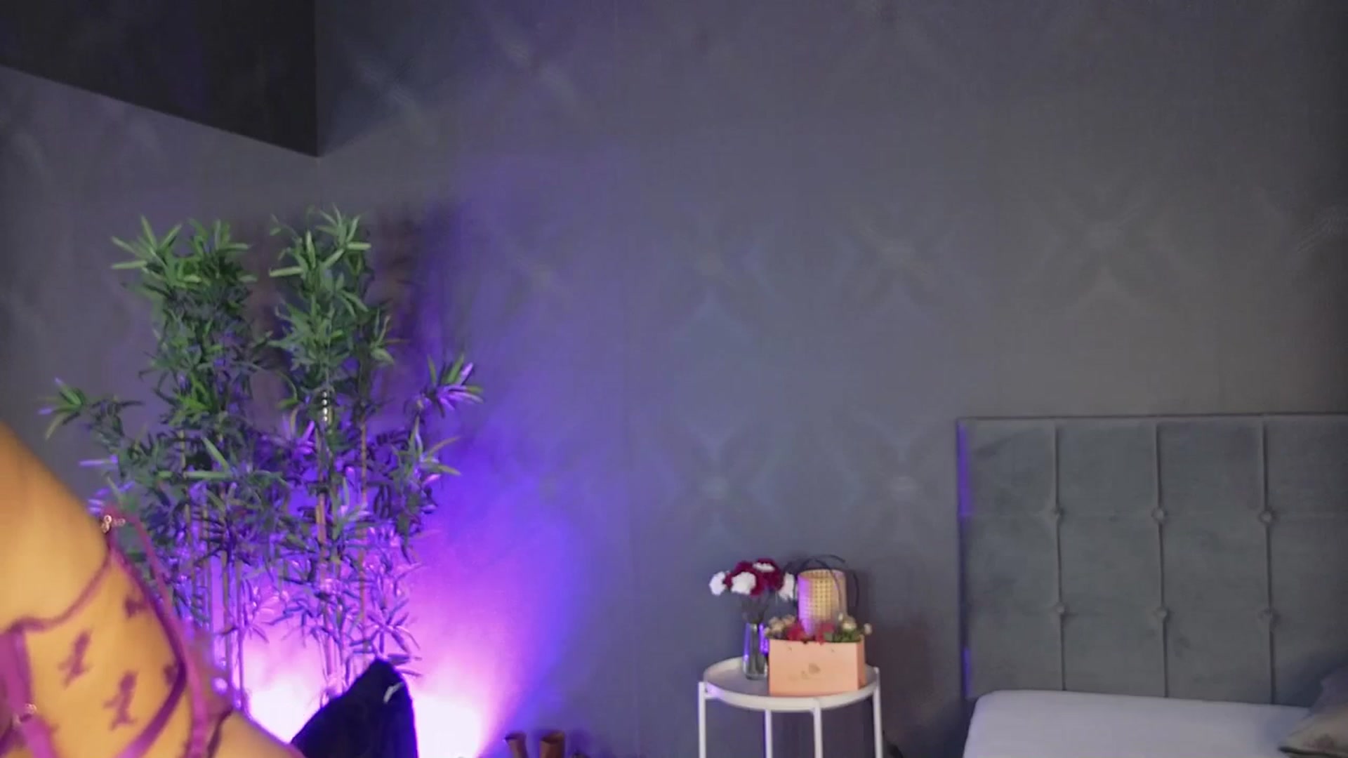 Gallery image thumbnail from Shayblonde's myfreecams stream on, 03/11/2025, 15:00 image 11 of 20