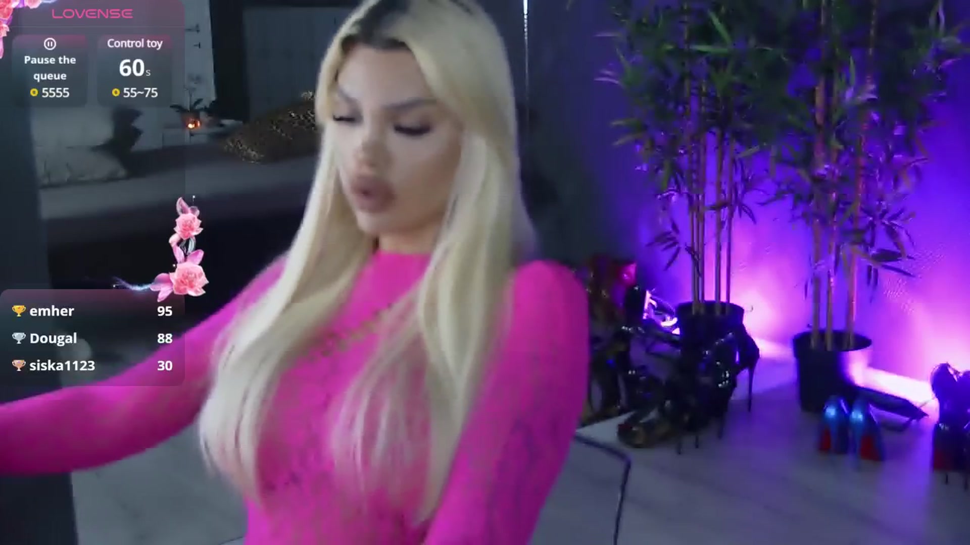 Gallery image thumbnail from Shayblonde's myfreecams stream on, 03/27/2025, 11:50 image 6 of 20