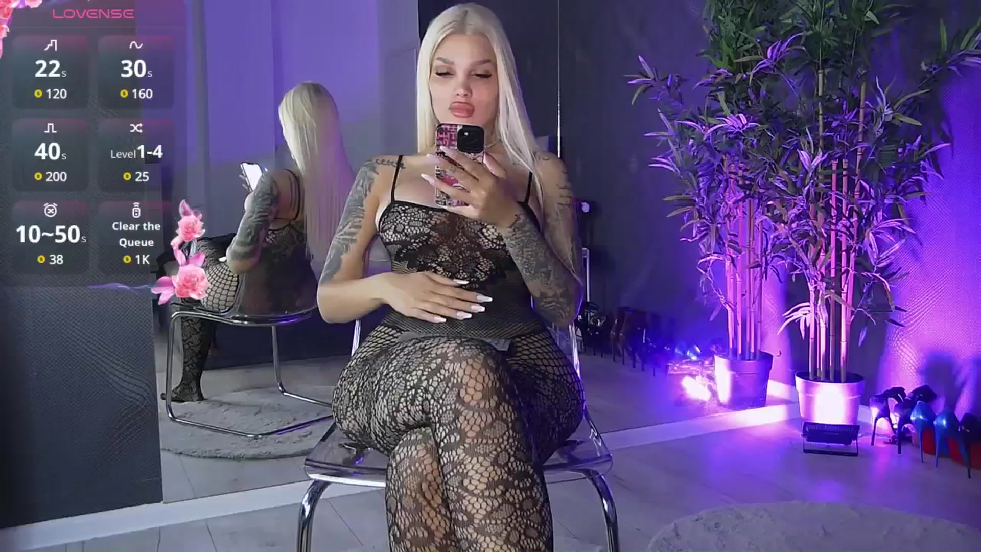 Gallery image thumbnail from Shayblonde's myfreecams stream on, 04/04/2025, 09:33 image 14 of 20