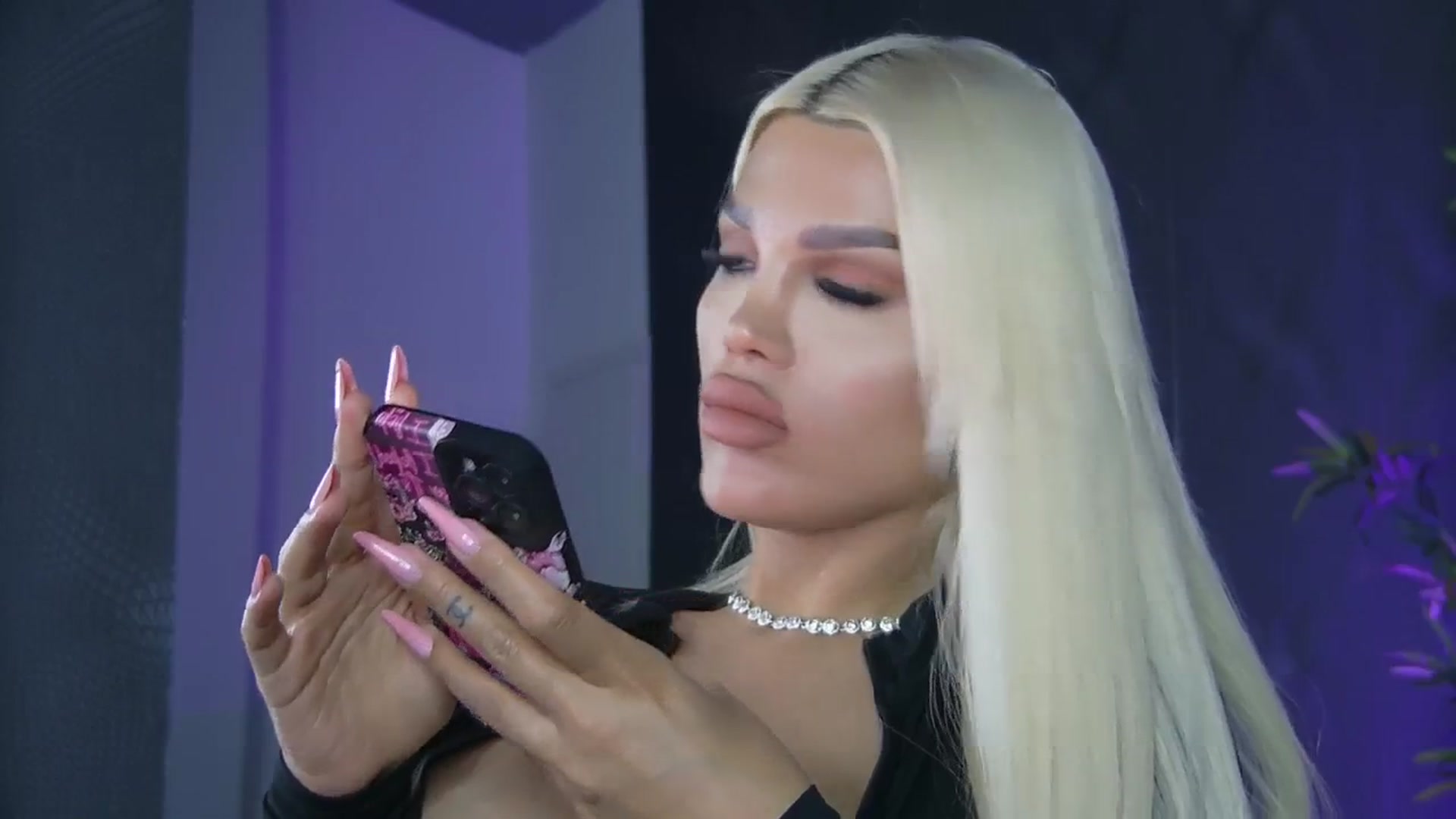 Gallery image thumbnail from Shayblonde's myfreecams stream on, 04/19/2025, 22:10 image 7 of 20