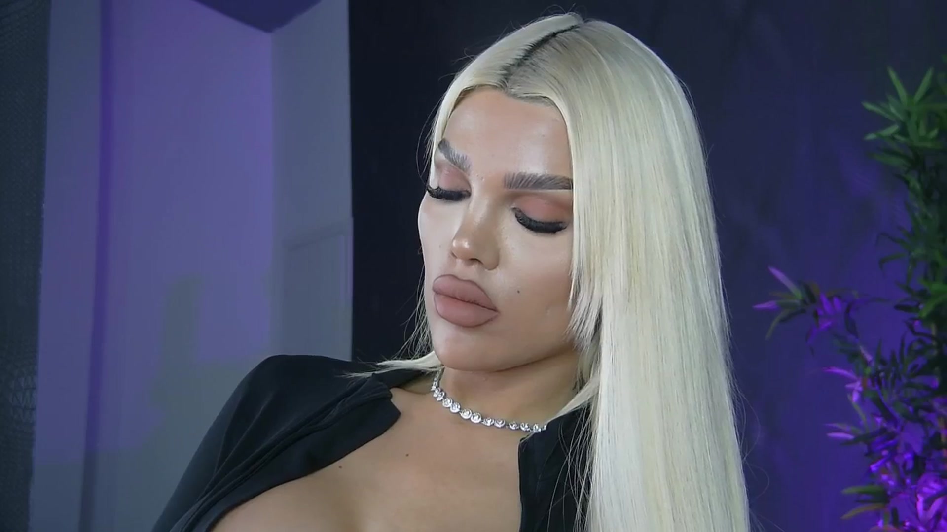Gallery image thumbnail from Shayblonde's myfreecams stream on, 04/19/2025, 22:10 image 9 of 20