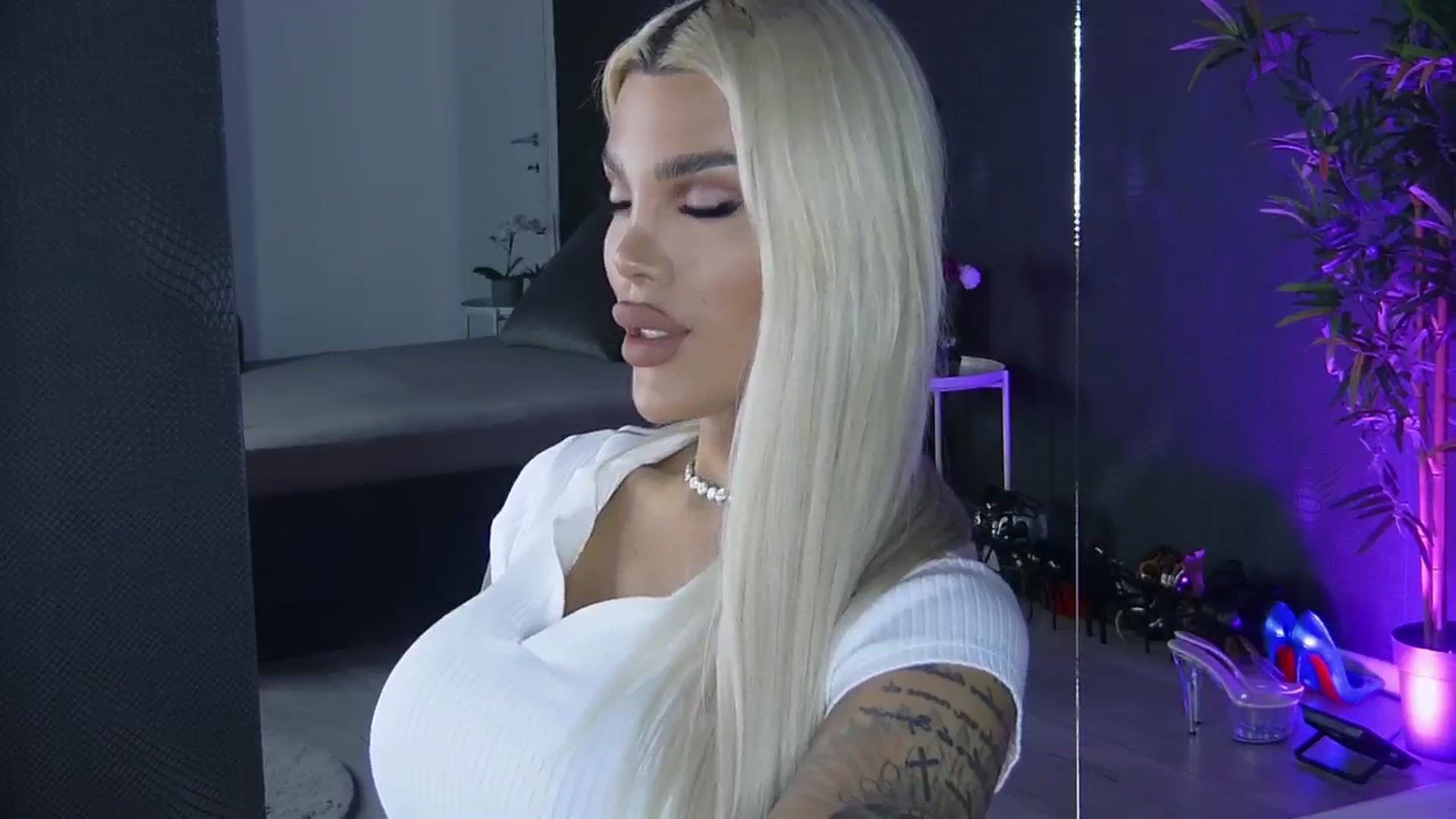 Gallery image thumbnail from Shayblonde's myfreecams stream on, 05/03/2025, 18:59 image 4 of 20