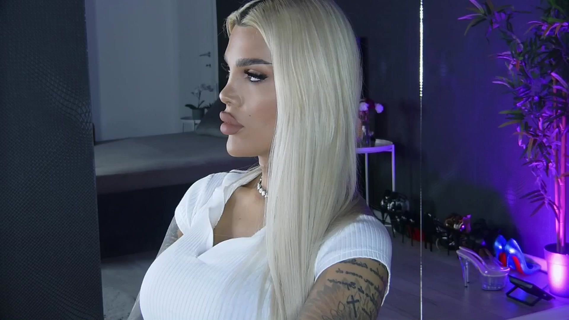 Gallery image thumbnail from Shayblonde's myfreecams stream on, 05/03/2025, 18:59 image 5 of 20