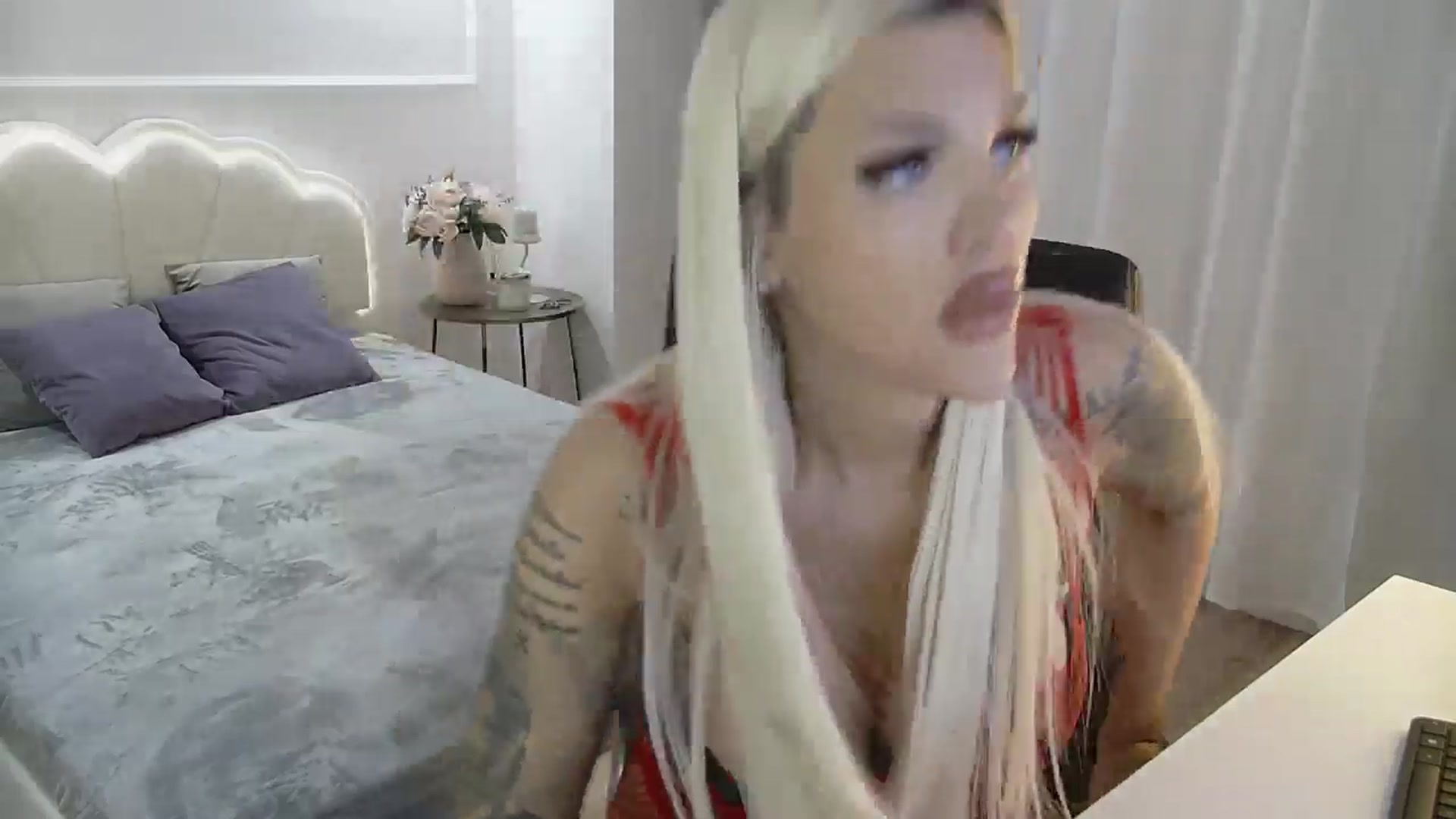 Gallery image thumbnail from Shayblonde's myfreecams stream on, 05/18/2025, 20:53 image 3 of 20