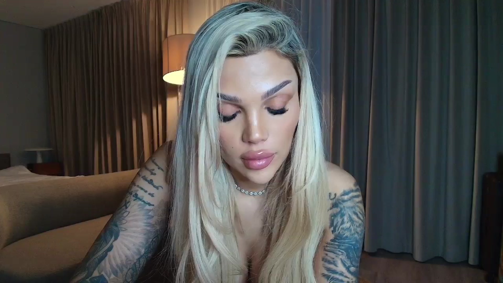 Gallery image thumbnail from Shayblonde's myfreecams stream on, 11/22/2025, 23:17 image 17 of 20