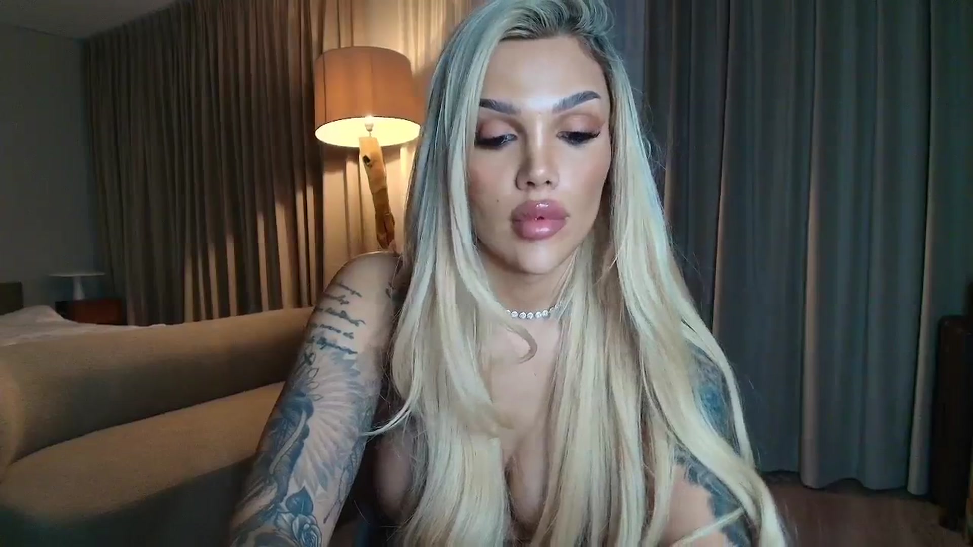 Gallery image thumbnail from Shayblonde's myfreecams stream on, 11/23/2025, 24:04 image 3 of 20