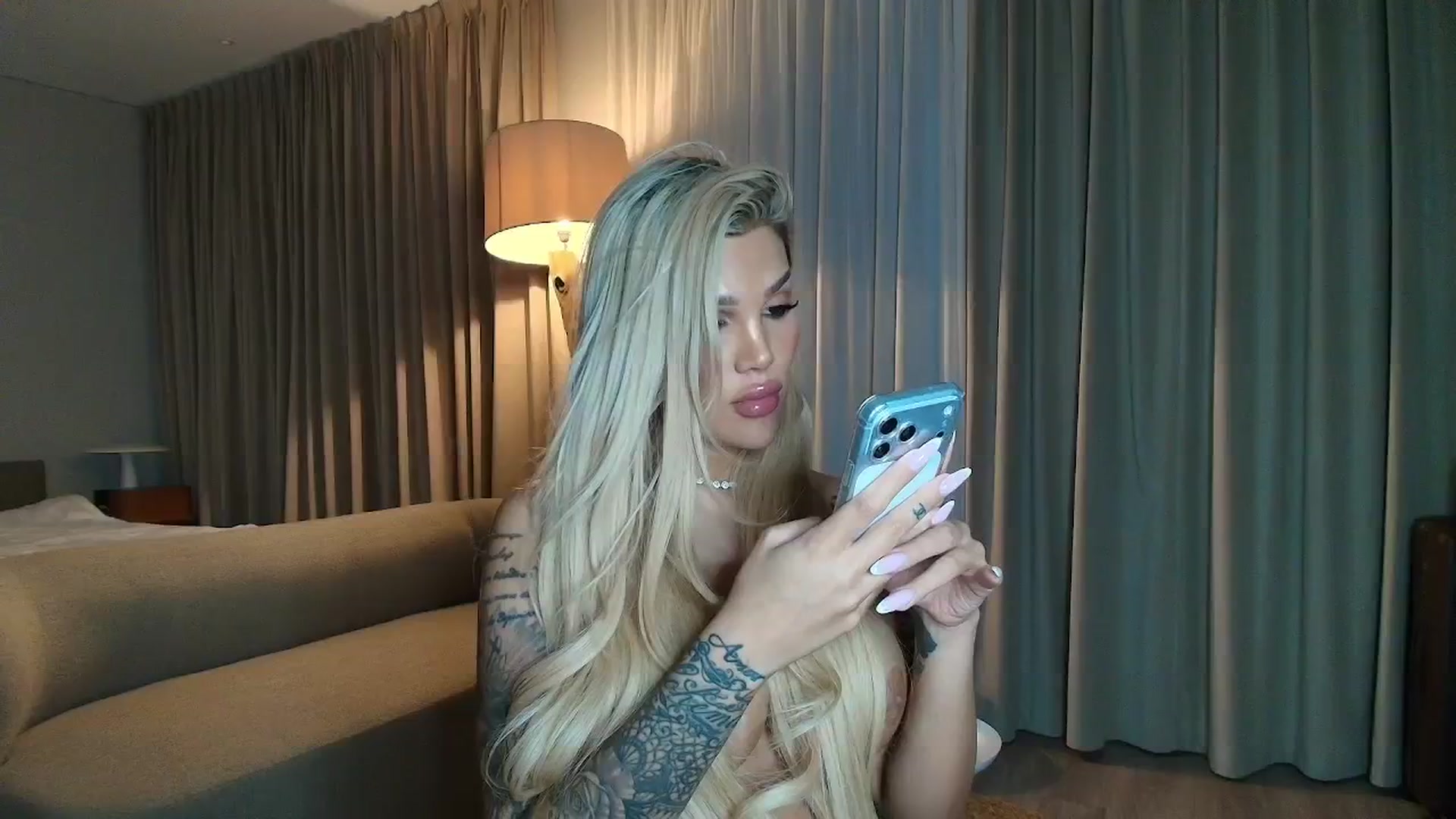 Gallery image thumbnail from Shayblonde's myfreecams stream on, 11/23/2025, 01:47 image 4 of 20