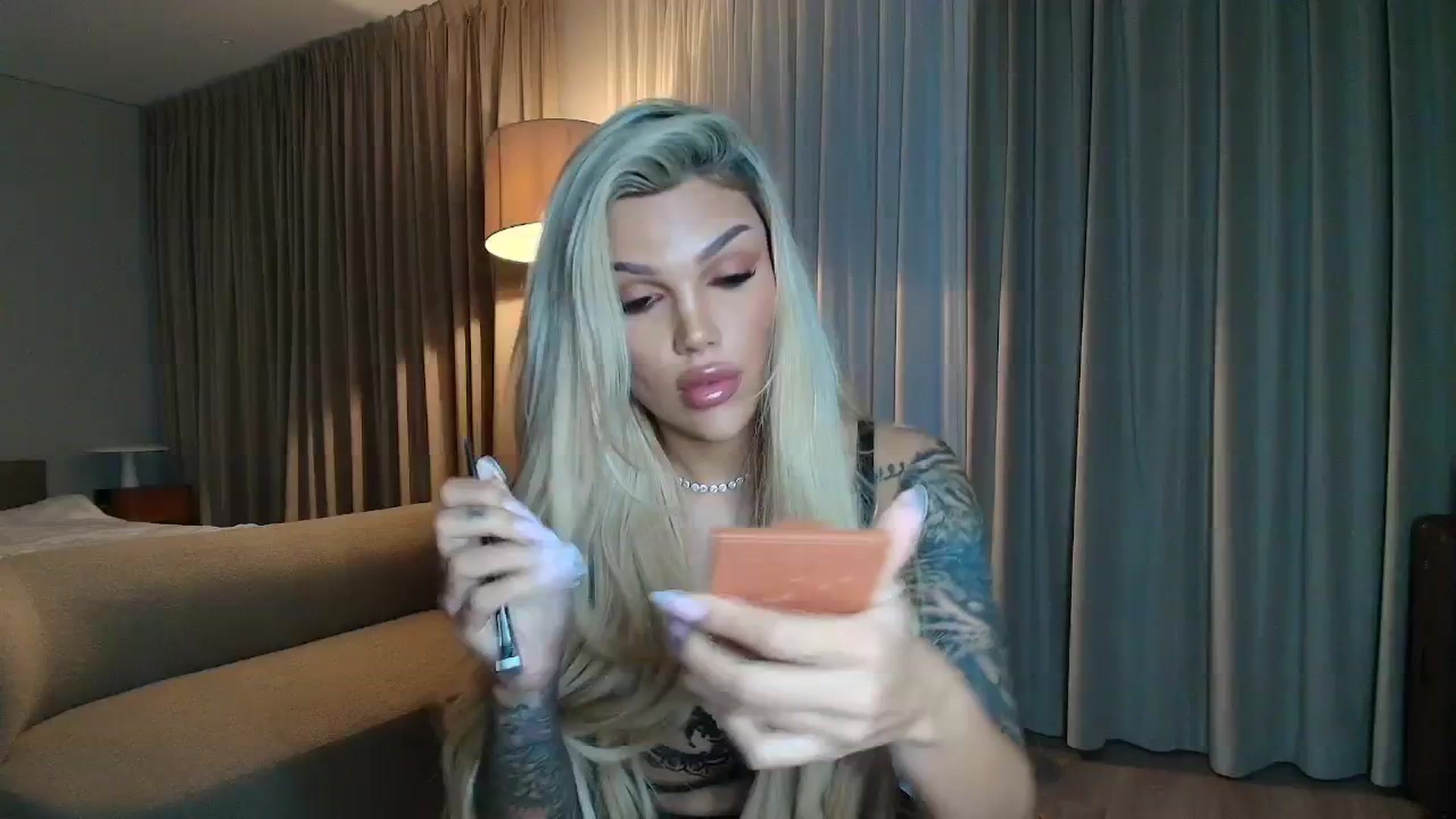 Gallery image thumbnail from Shayblonde's myfreecams stream on, 11/23/2025, 01:47 image 10 of 20