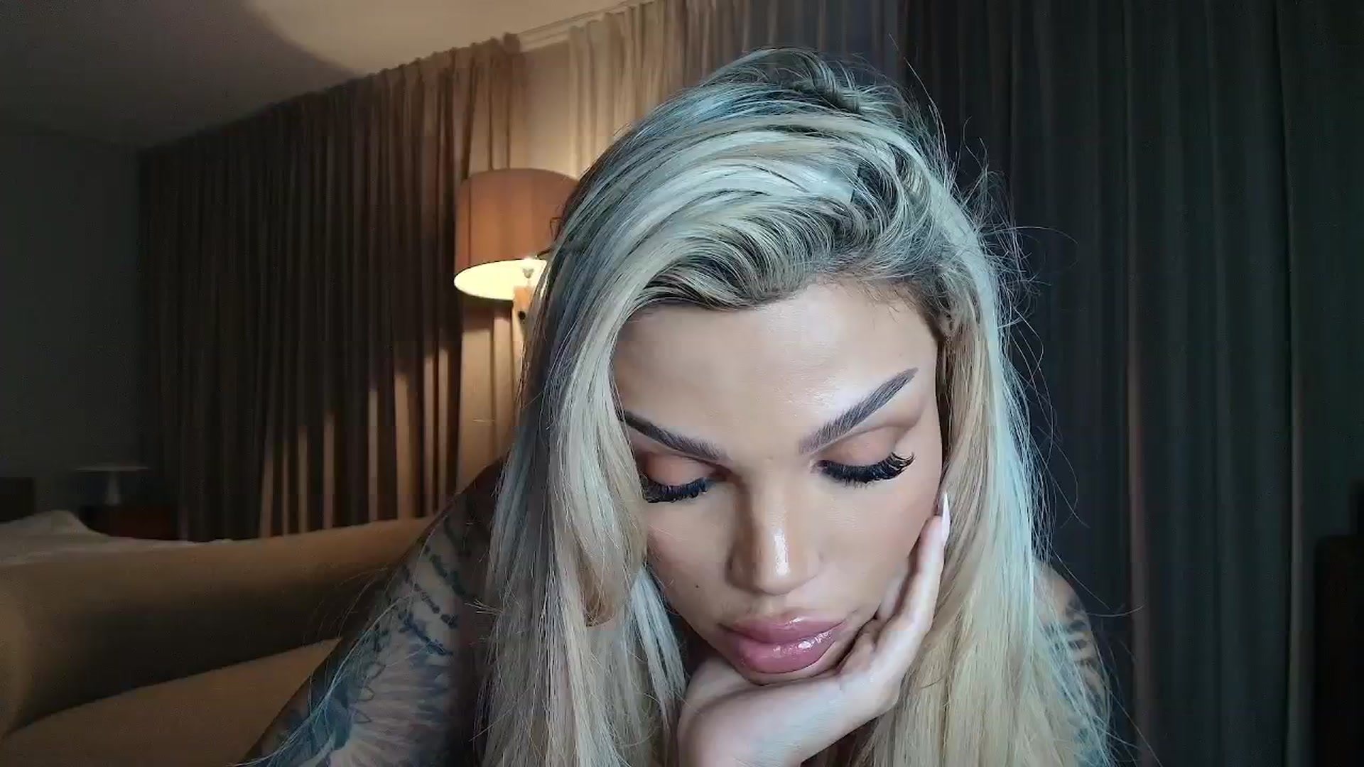 Gallery image thumbnail from Shayblonde's myfreecams stream on, 11/23/2025, 01:47 image 3 of 20