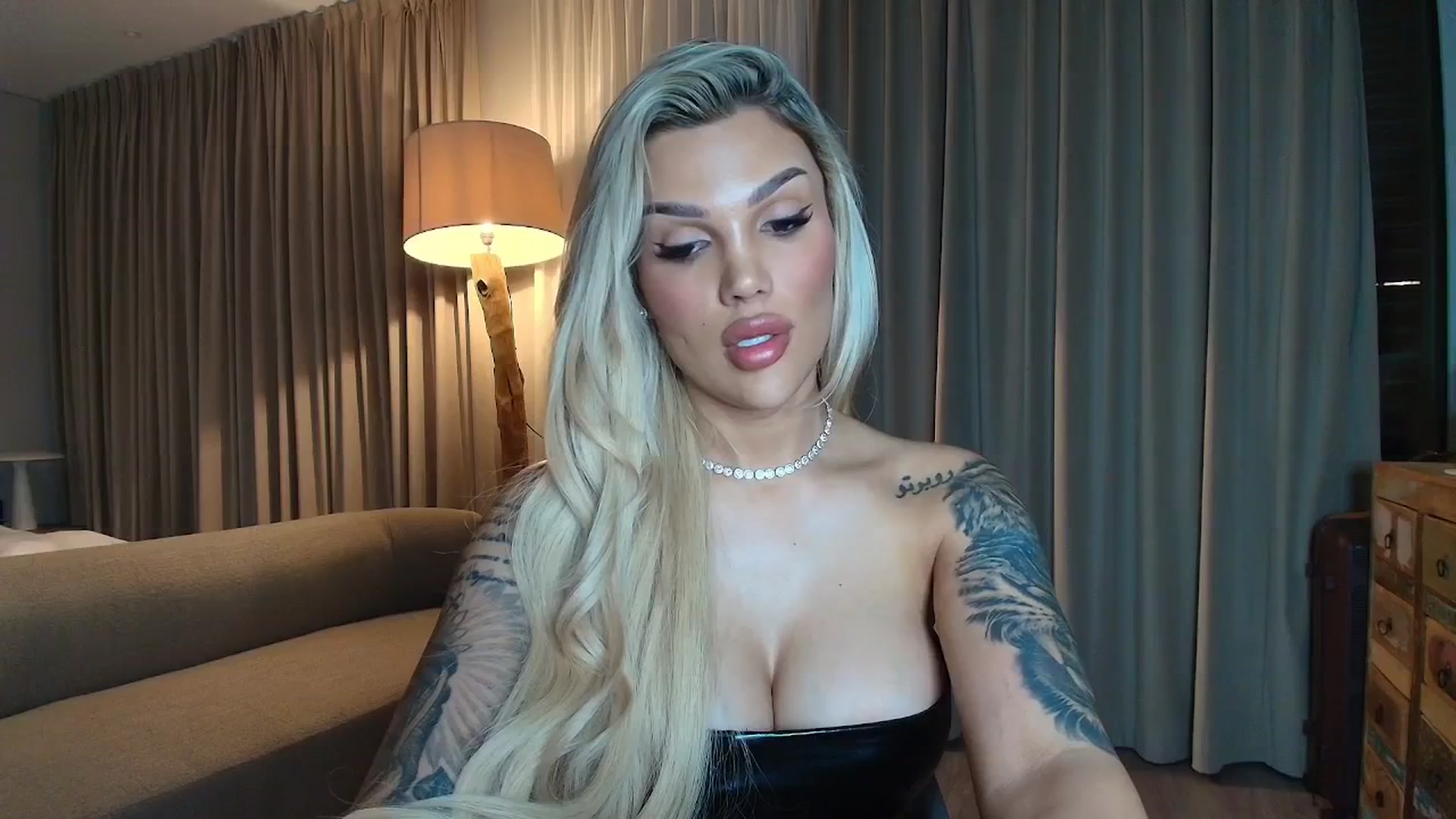 Gallery image thumbnail from Shayblonde's myfreecams stream on, 11/26/2025, 23:54 image 16 of 20
