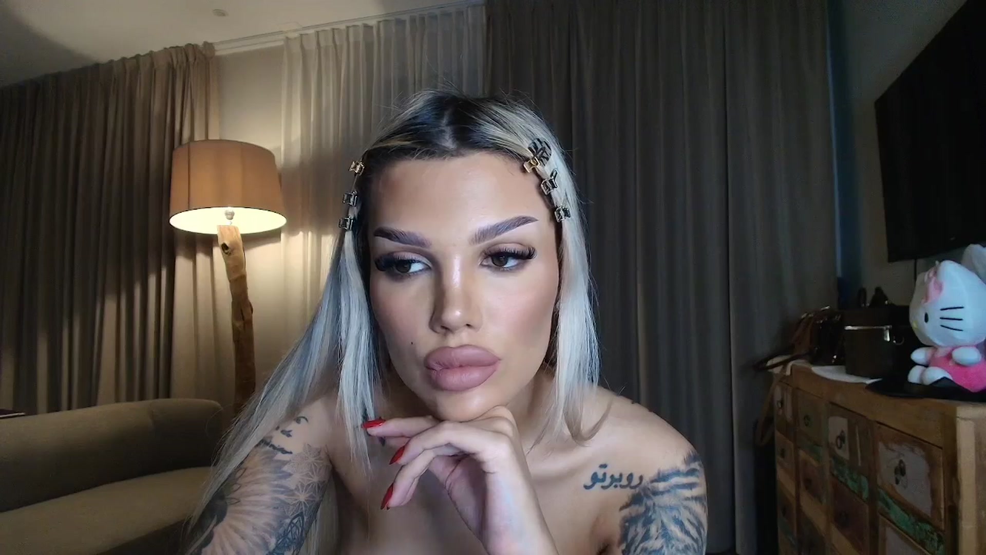Gallery image thumbnail from Shayblonde's myfreecams stream on, 01/13/2026, 21:16 image 17 of 20