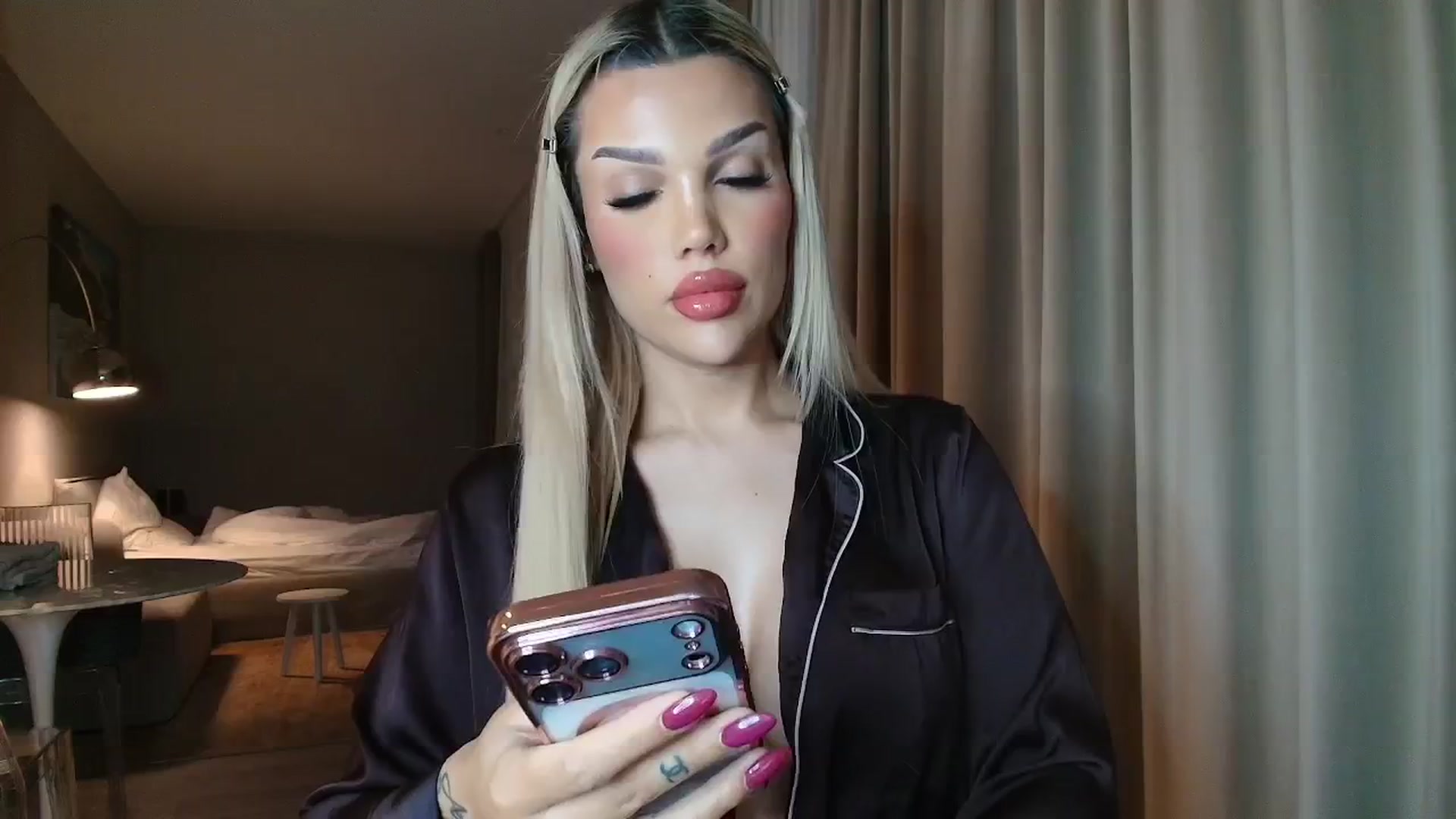 Gallery image thumbnail from Shayblonde's myfreecams stream on, 01/21/2026, 19:25 image 15 of 20