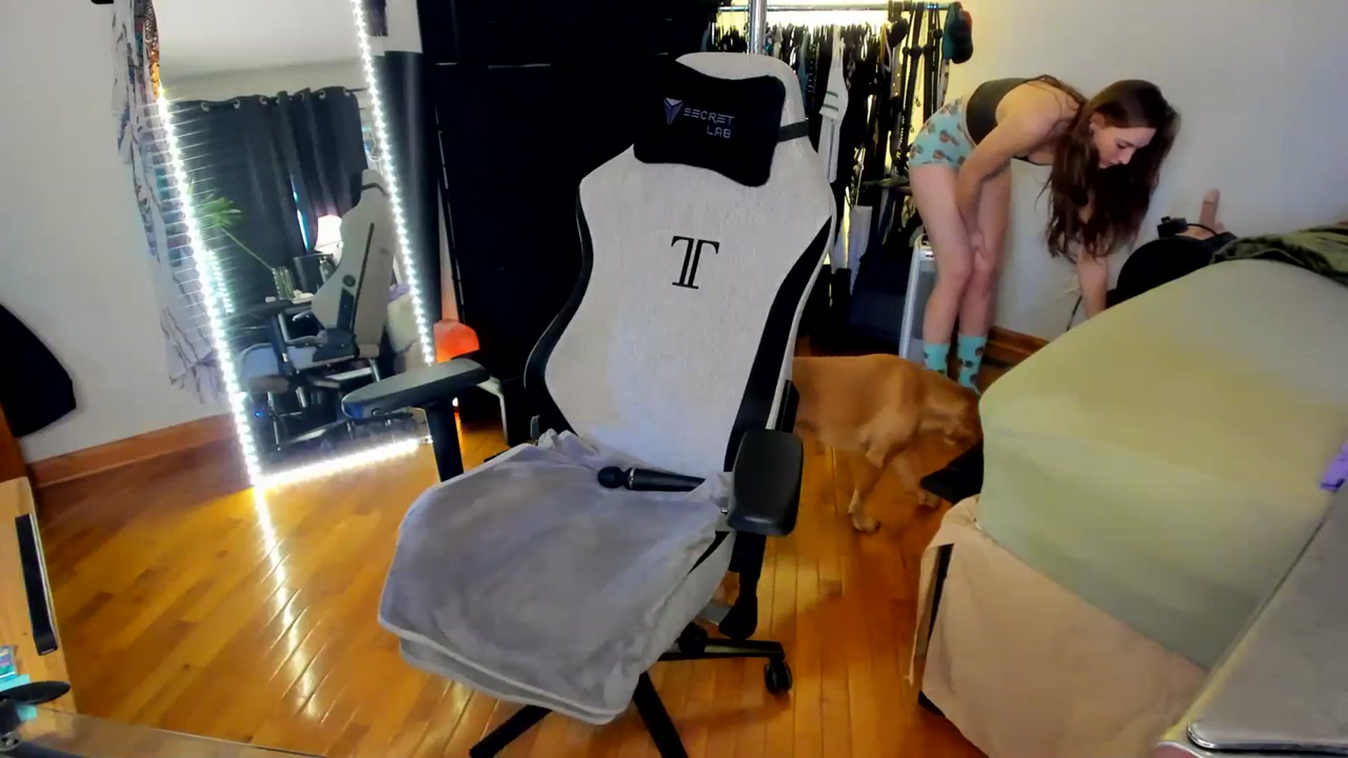 Gallery image thumbnail from She_is_Sam's myfreecams stream on, 12/27/2023, 19:31 image 9 of 20