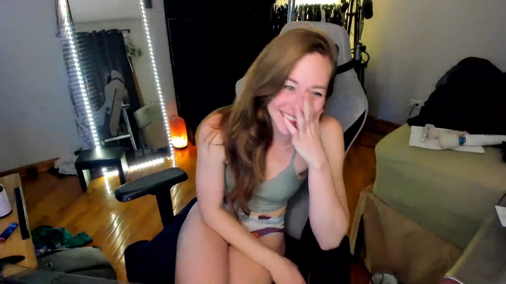 Gallery image thumbnail from She_is_Sam's myfreecams stream on, 12/31/2023, 05:54 image 20 of 20