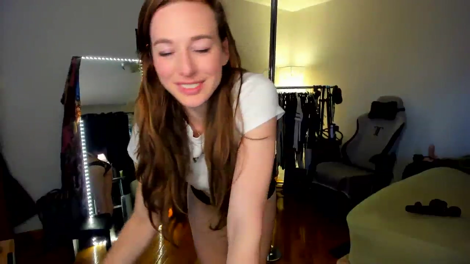 Gallery image thumbnail from She_is_Sam's myfreecams stream on, 01/02/2024, 17:32 image 14 of 20