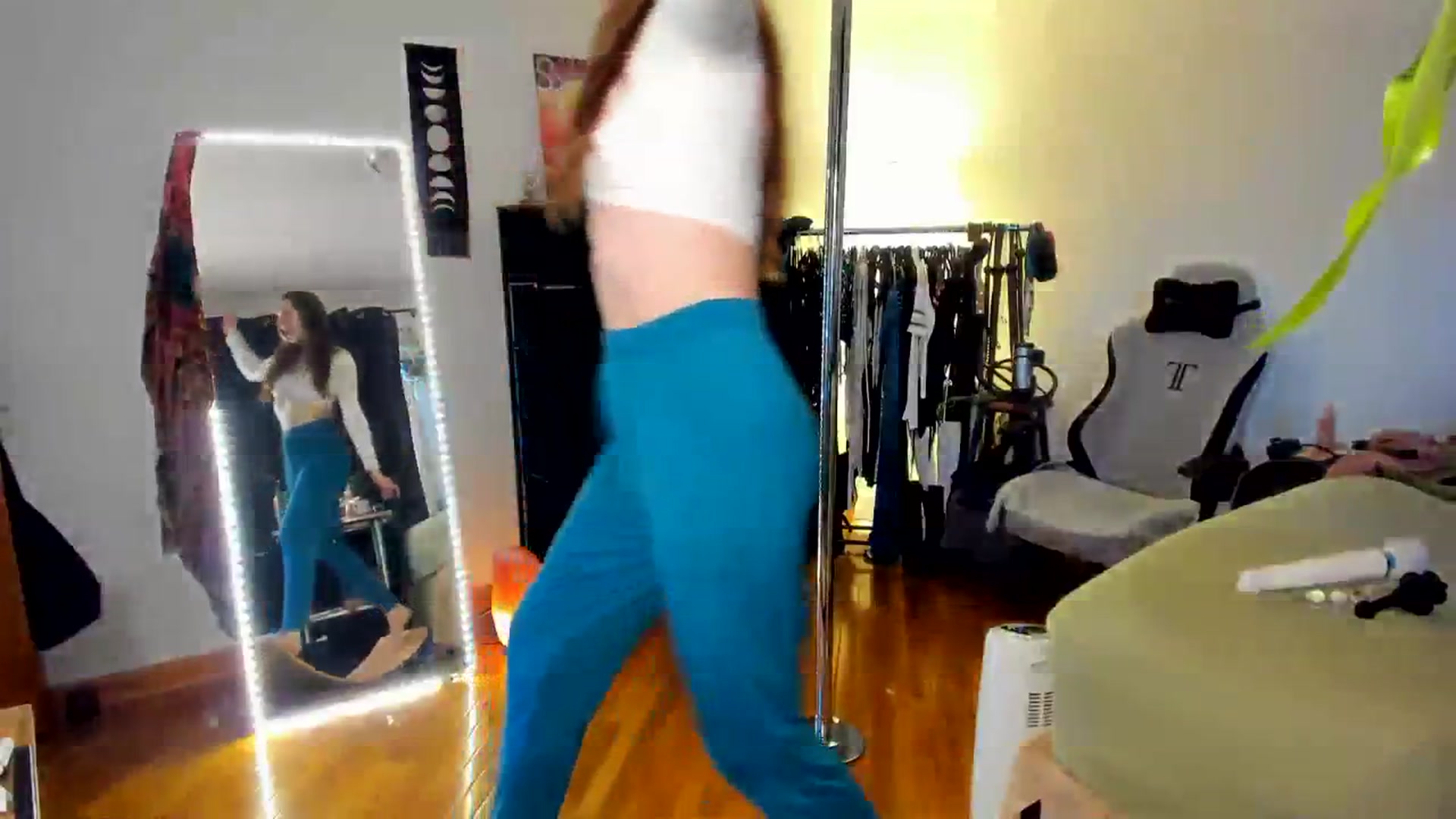 Gallery image thumbnail from She_is_Sam's myfreecams stream on, 01/05/2024, 17:59 image 16 of 20