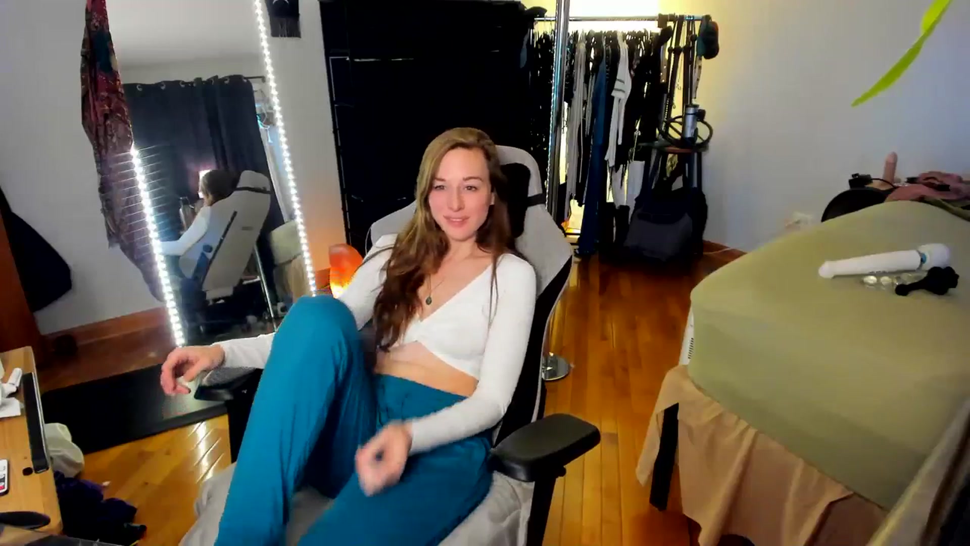 Gallery image thumbnail from She_is_Sam's myfreecams stream on, 01/05/2024, 17:59 image 5 of 20