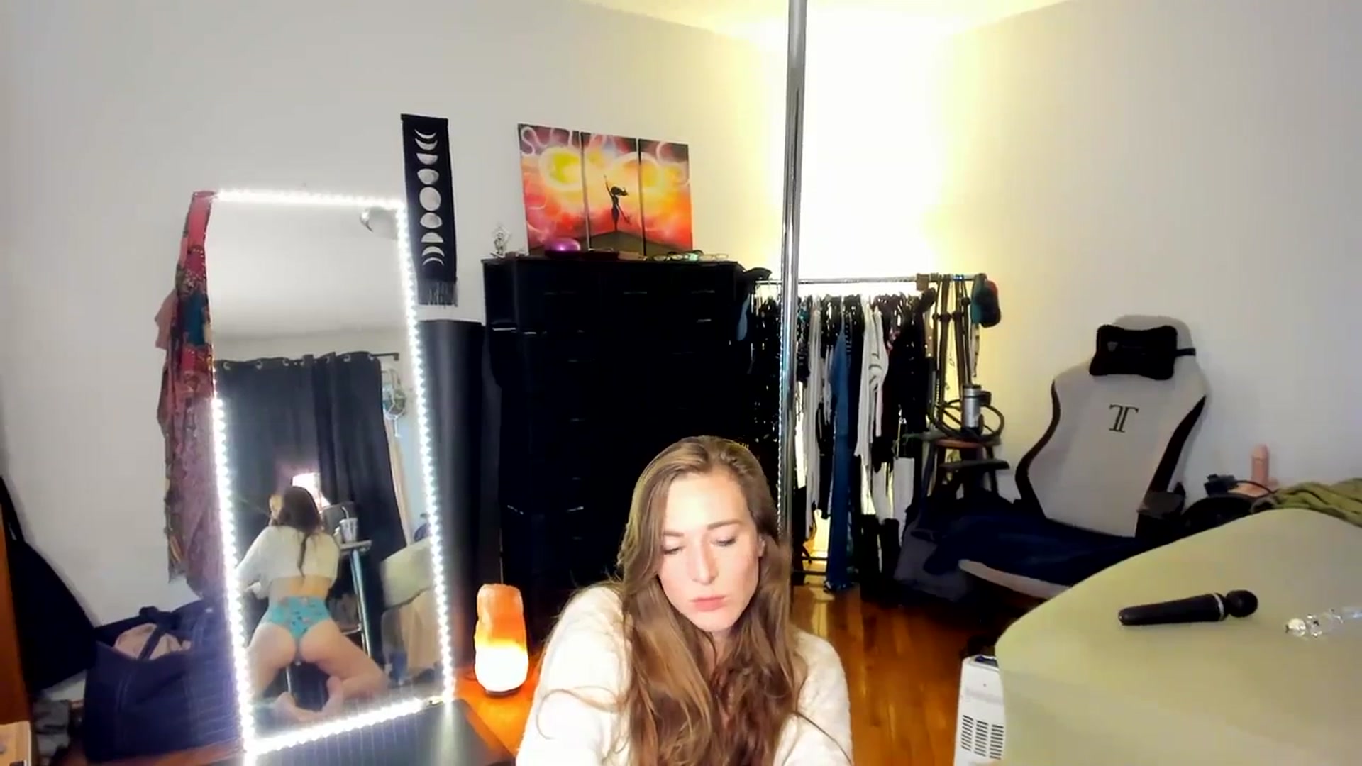 Gallery image thumbnail from She_is_Sam's myfreecams stream on, 01/09/2024, 20:27 image 18 of 20