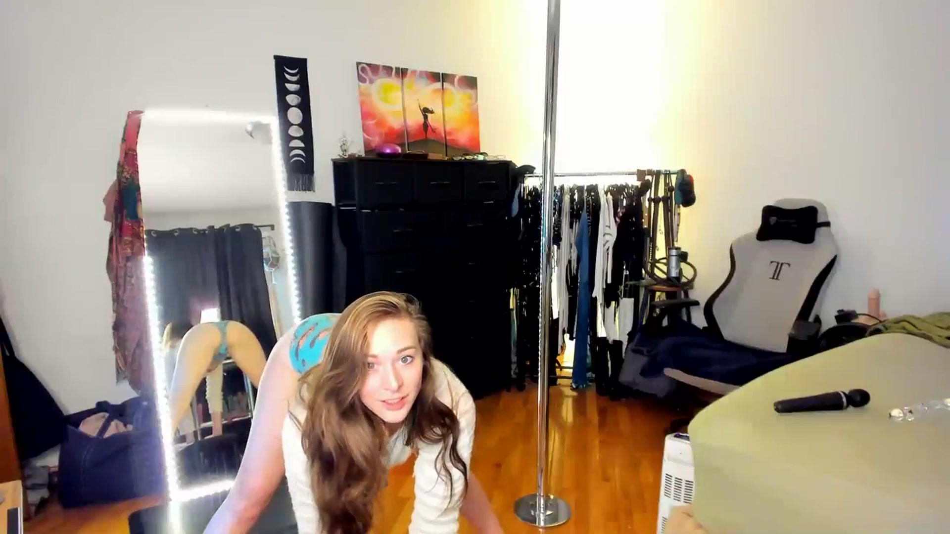 Gallery image thumbnail from She_is_Sam's myfreecams stream on, 01/09/2024, 20:27 image 12 of 20