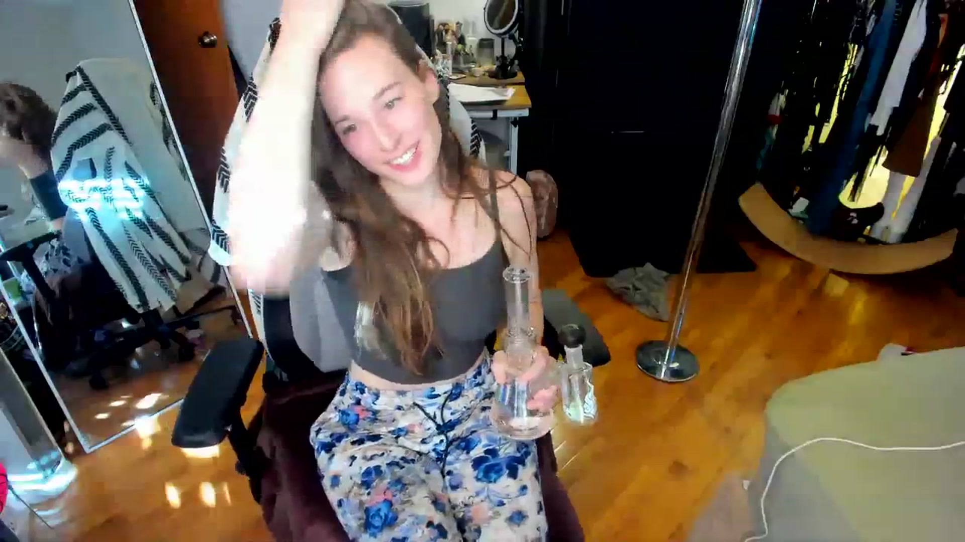Gallery image thumbnail from She_is_Sam's myfreecams stream on, 02/29/2024, 21:39 image 4 of 20