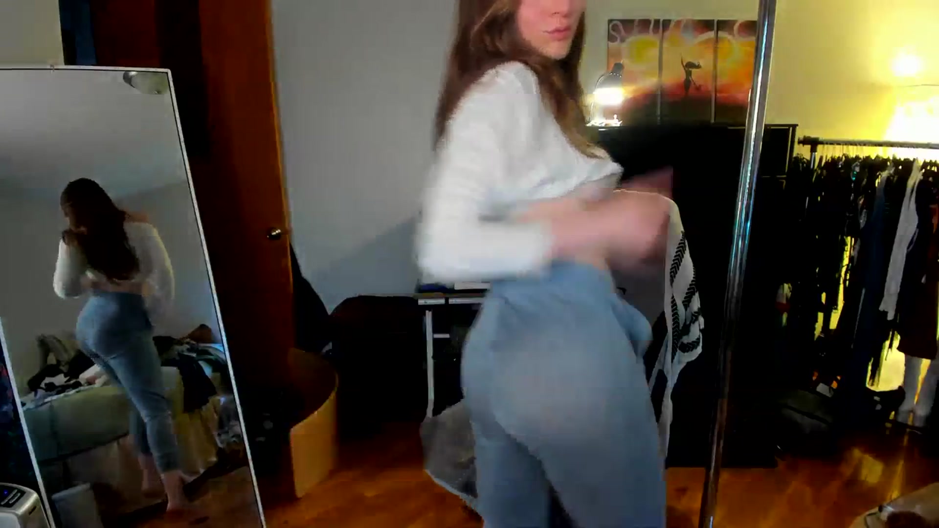 Gallery image thumbnail from She_is_Sam's myfreecams stream on, 03/18/2024, 19:45 image 6 of 20