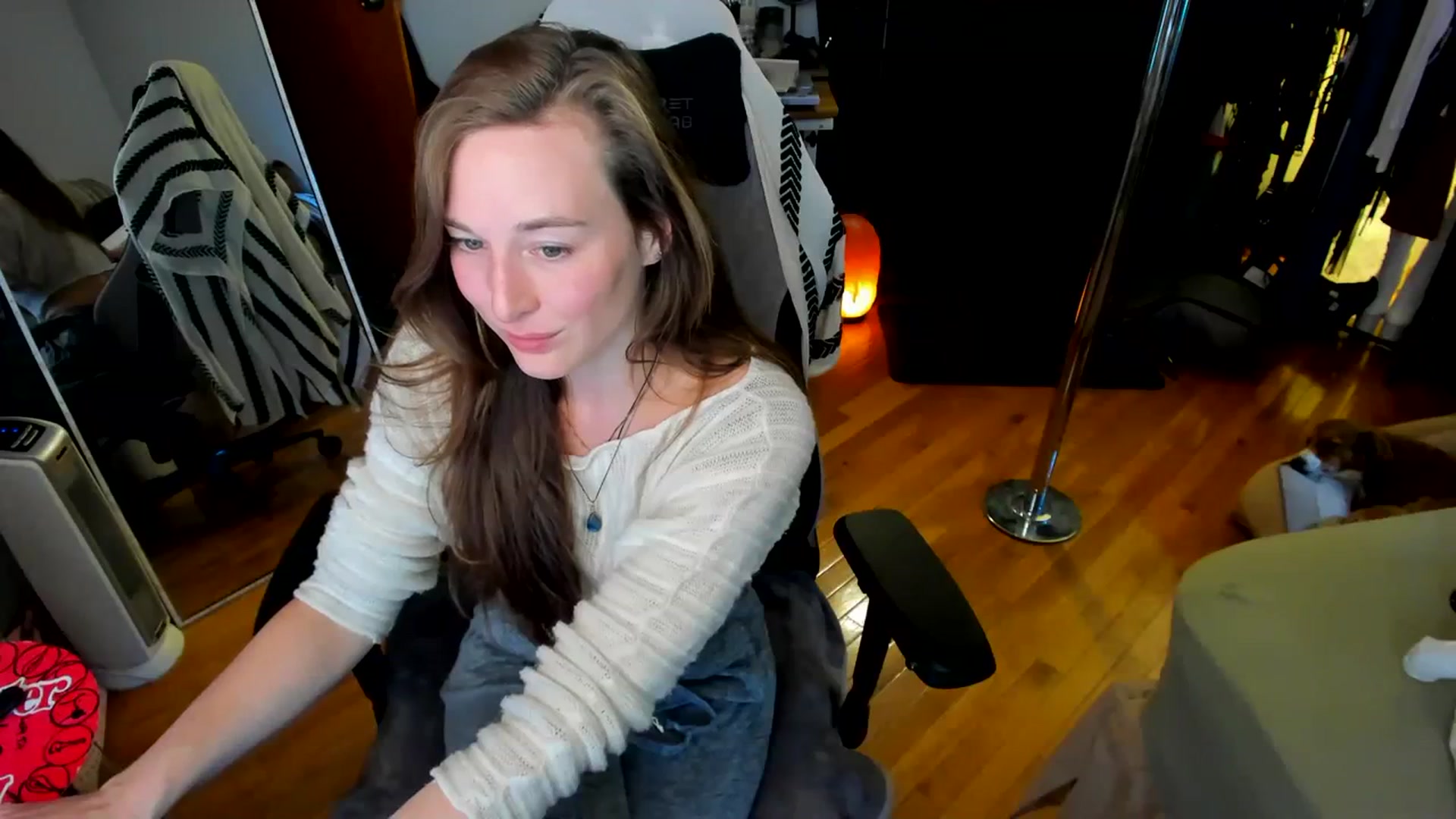 Gallery image thumbnail from She_is_Sam's myfreecams stream on, 03/18/2024, 19:45 image 13 of 20