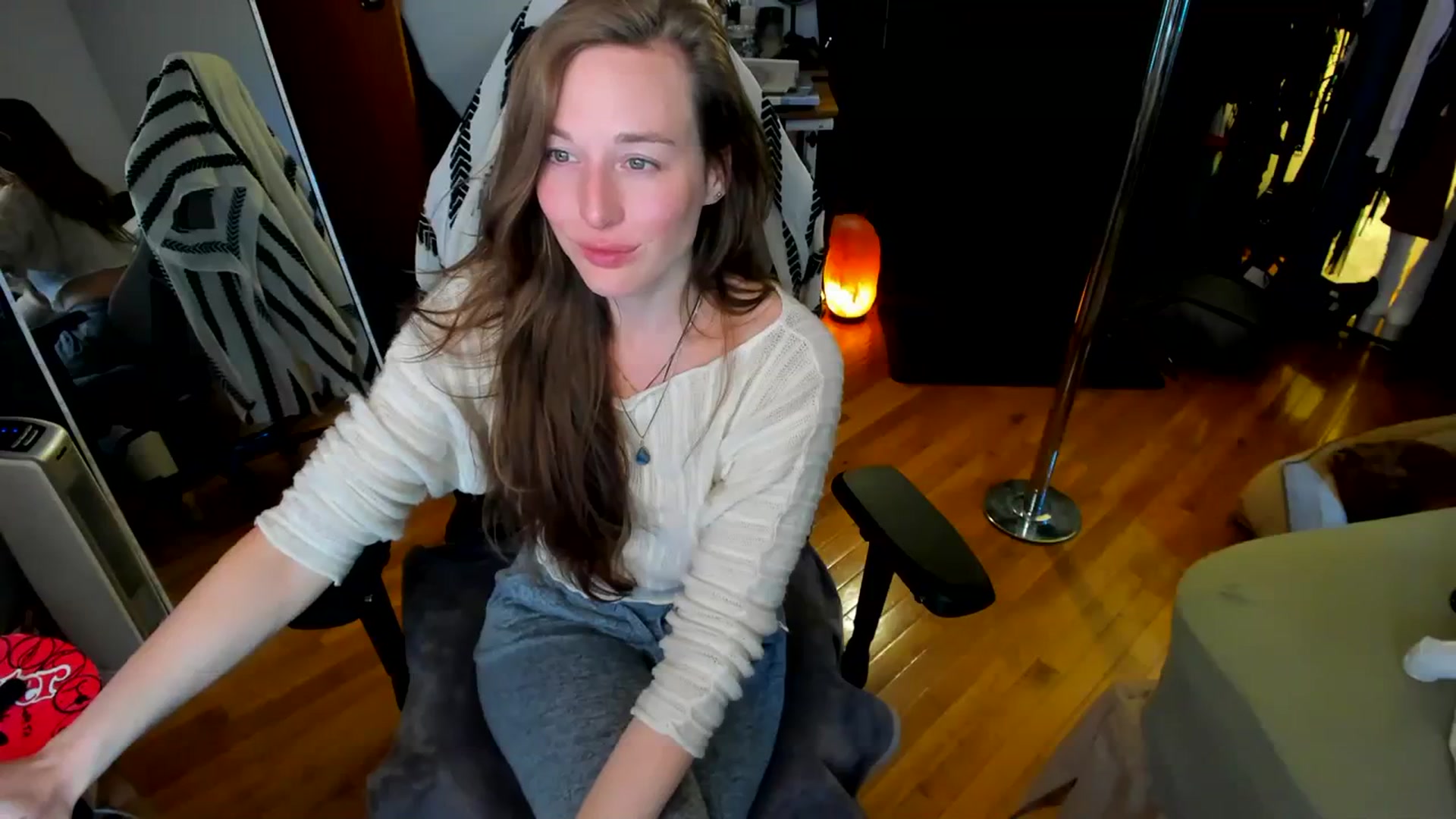 Gallery image thumbnail from She_is_Sam's myfreecams stream on, 03/18/2024, 19:45 image 11 of 20