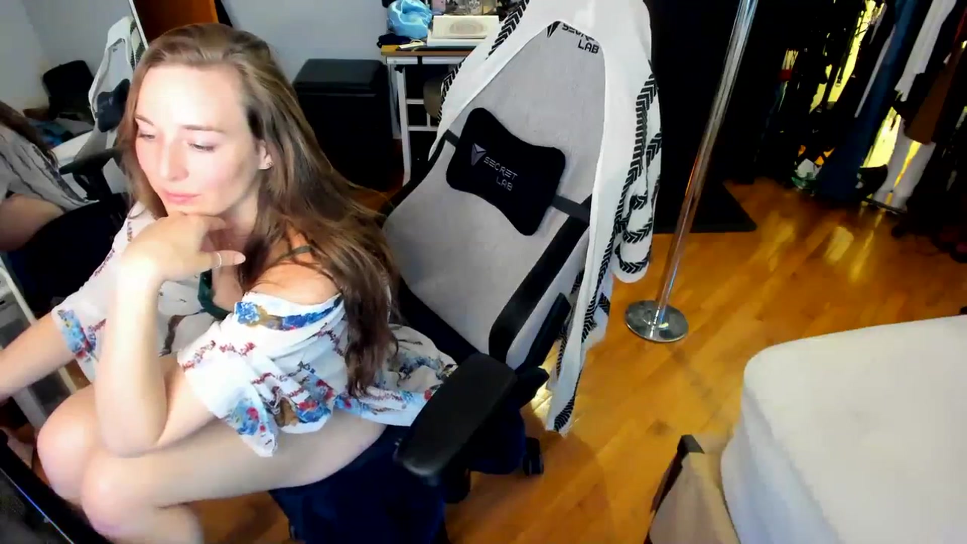 Gallery image thumbnail from She_is_Sam's myfreecams stream on, 04/01/2024, 18:48 image 12 of 20