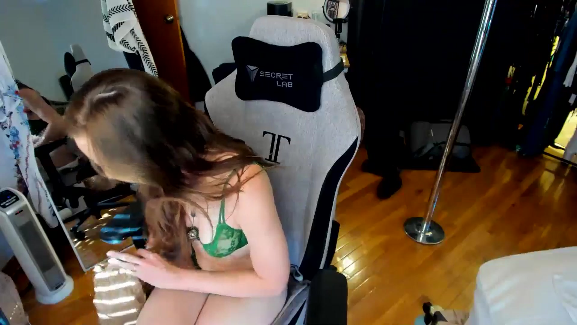 Gallery image thumbnail from She_is_Sam's myfreecams stream on, 05/06/2024, 21:58 image 9 of 20