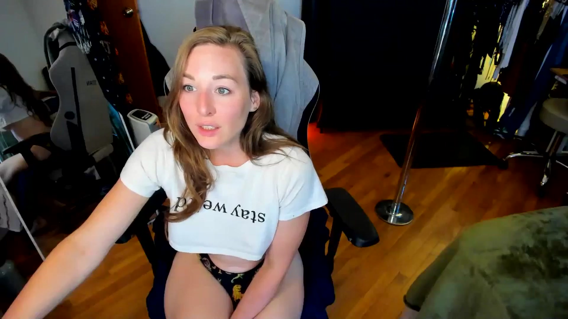 Gallery image thumbnail from She_is_Sam's myfreecams stream on, 06/07/2024, 20:12 image 5 of 20