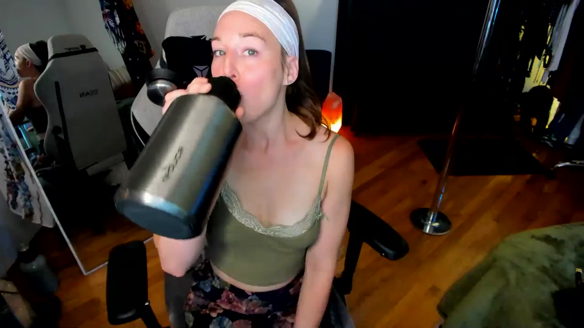 Gallery image thumbnail from She_is_Sam's myfreecams stream on, 06/08/2024, 17:51 image 13 of 20
