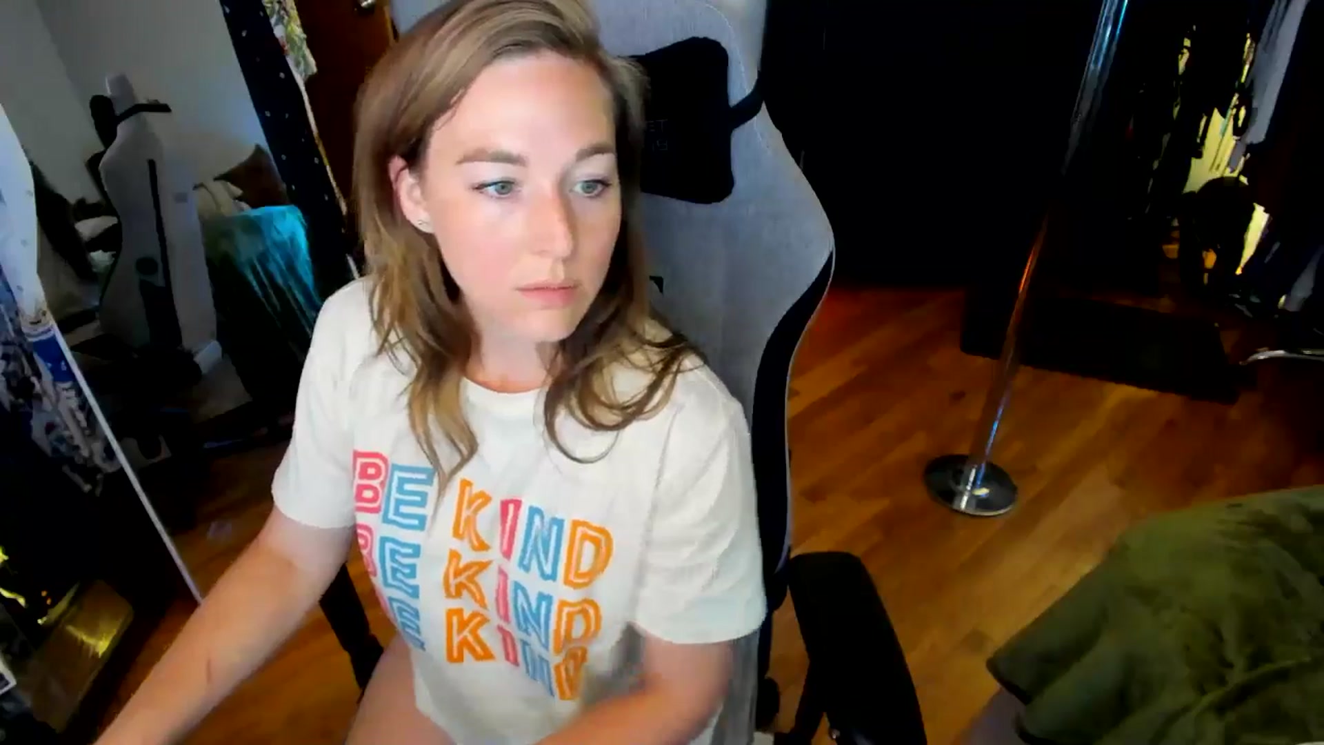 Gallery image thumbnail from She_is_Sam's myfreecams stream on, 06/19/2024, 15:27 image 19 of 20