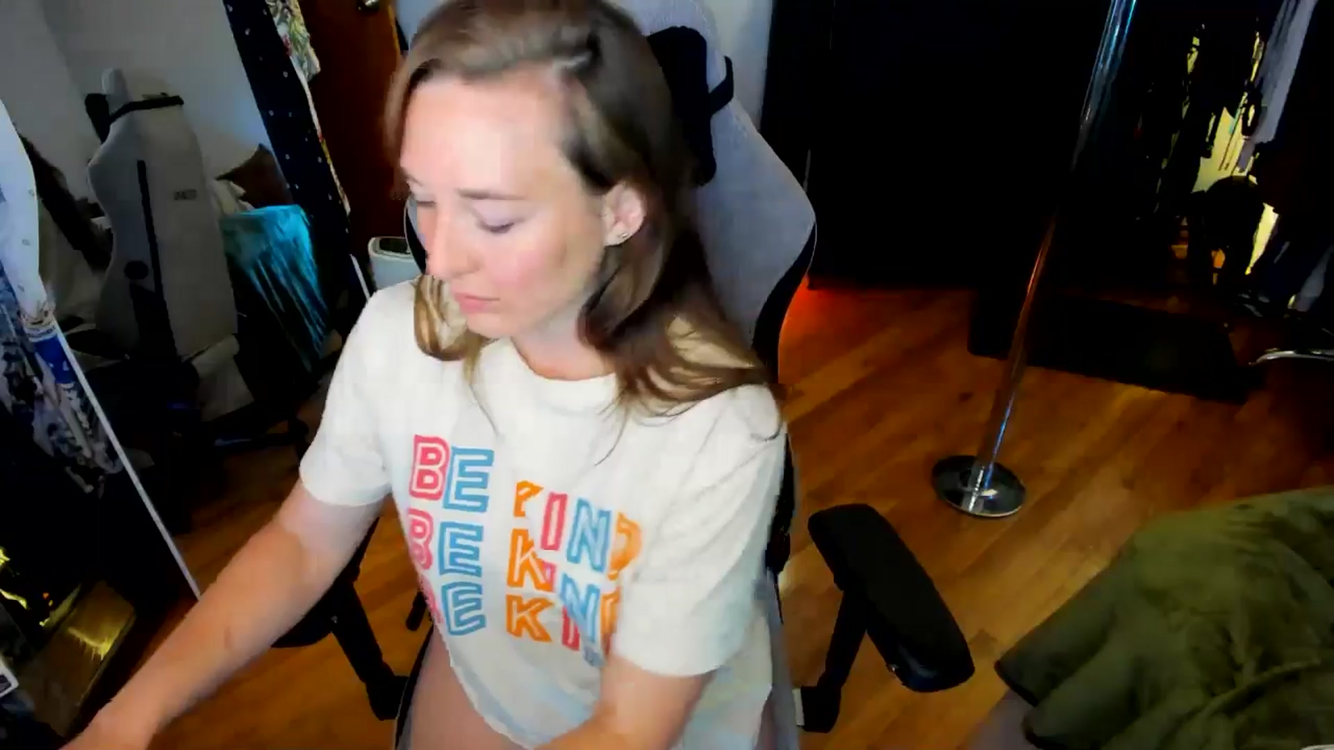 Gallery image thumbnail from She_is_Sam's myfreecams stream on, 06/19/2024, 15:27 image 11 of 20