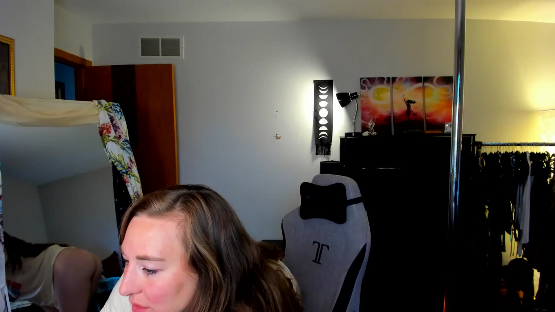 Gallery image thumbnail from She_is_Sam's myfreecams stream on, 06/19/2024, 17:38 image 12 of 20