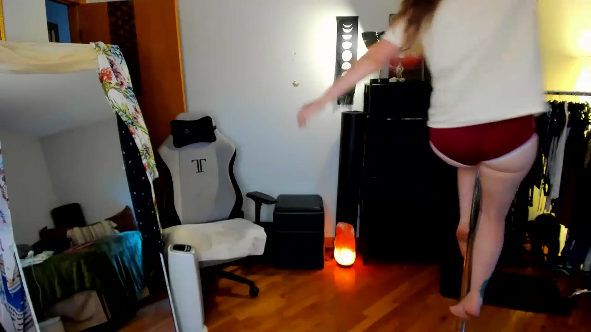 Gallery image thumbnail from She_is_Sam's myfreecams stream on, 06/19/2024, 17:38 image 14 of 20