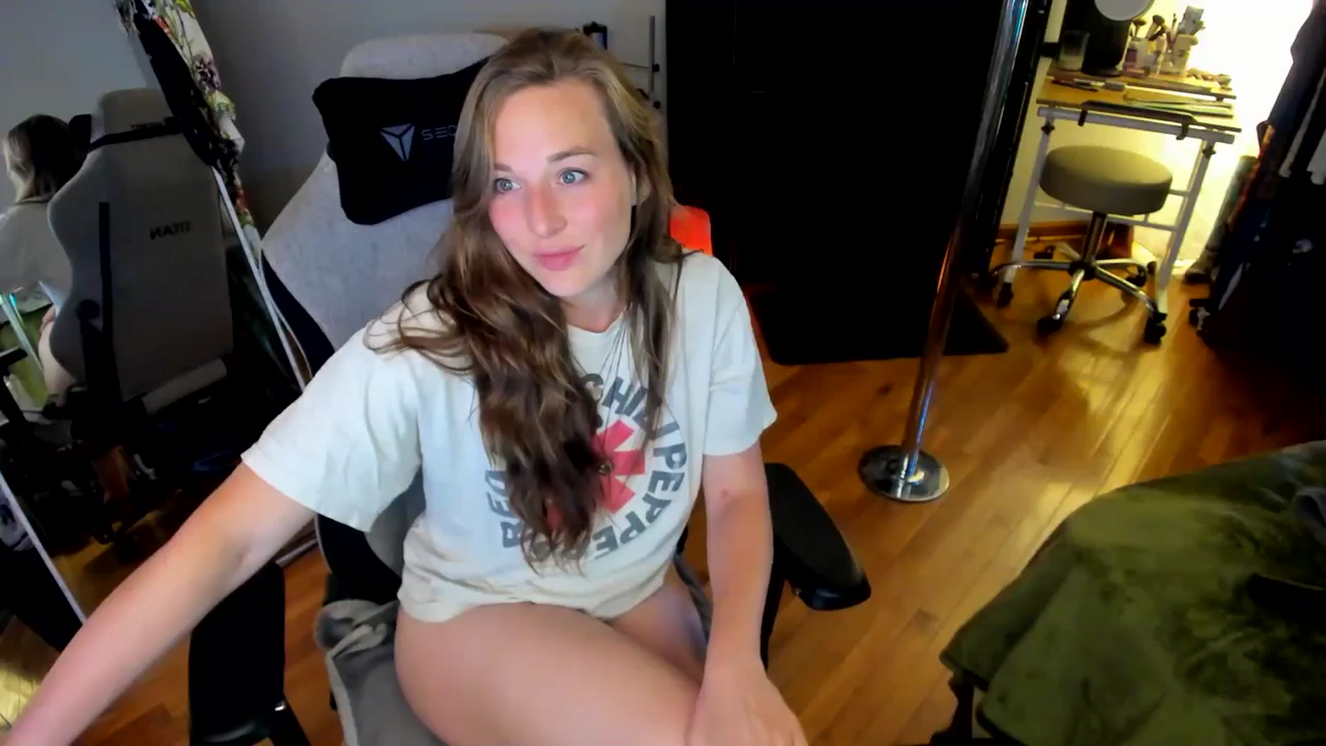 Gallery image thumbnail from She_is_Sam's myfreecams stream on, 07/13/2024, 05:21 image 9 of 20