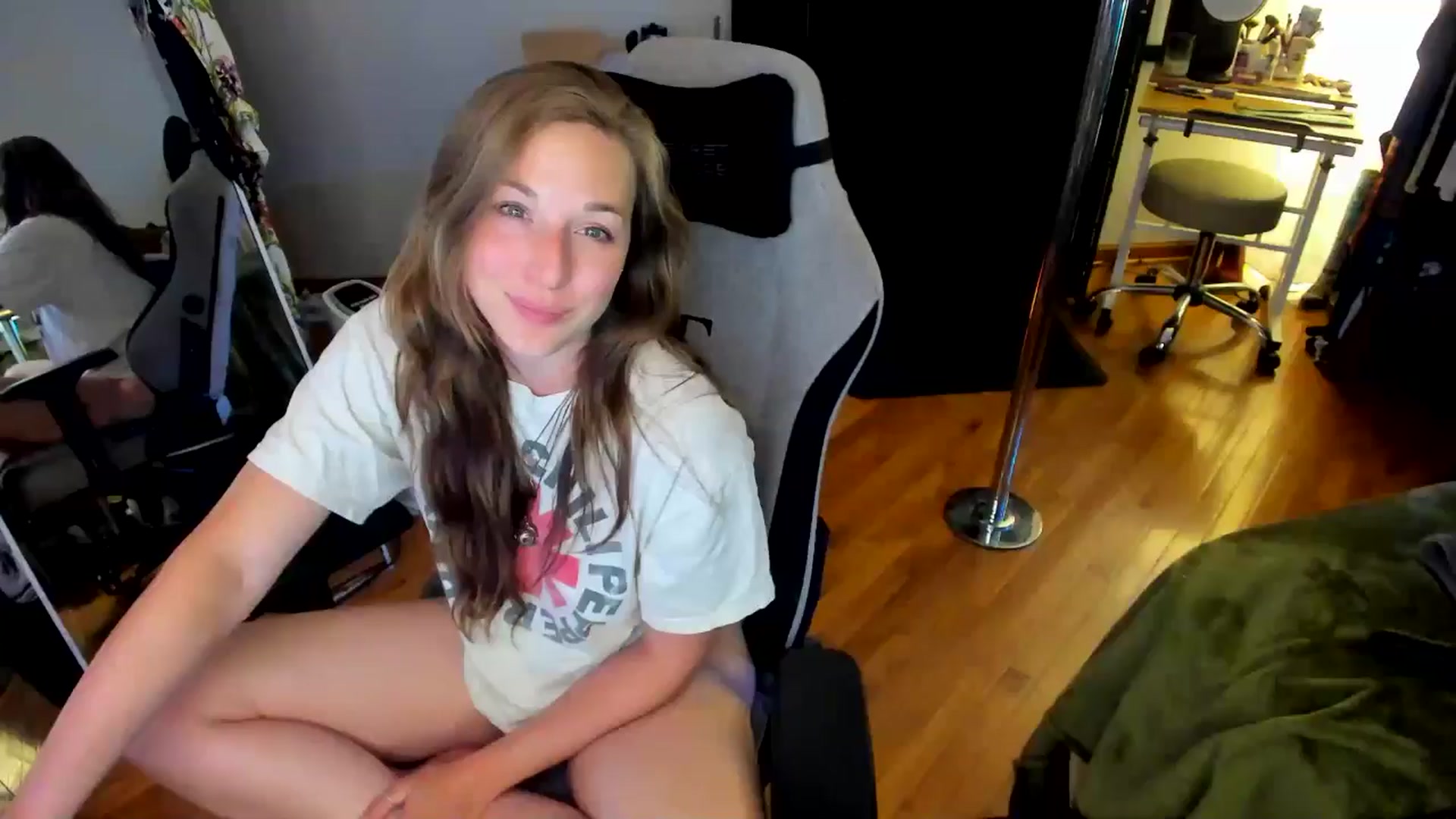 Gallery image thumbnail from She_is_Sam's myfreecams stream on, 07/13/2024, 05:21 image 18 of 20