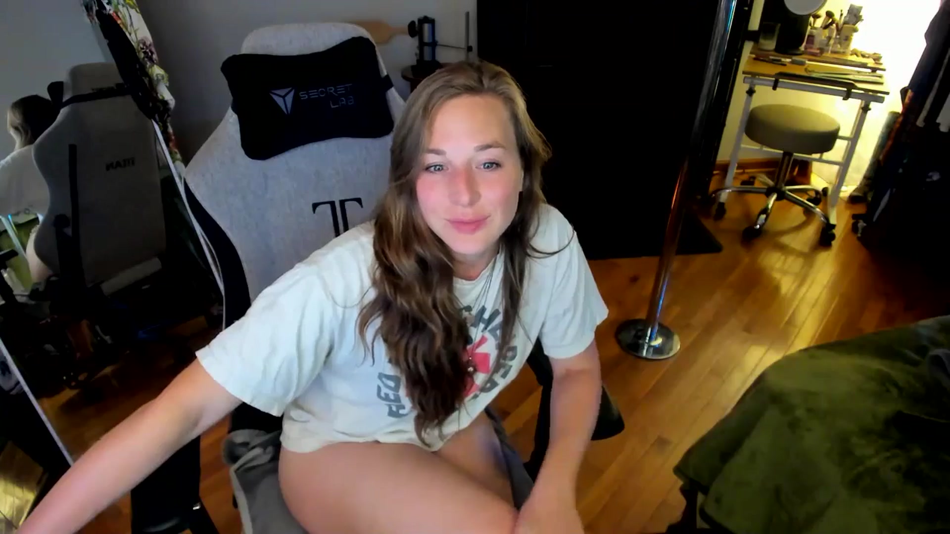 Gallery image thumbnail from She_is_Sam's myfreecams stream on, 07/13/2024, 05:21 image 10 of 20