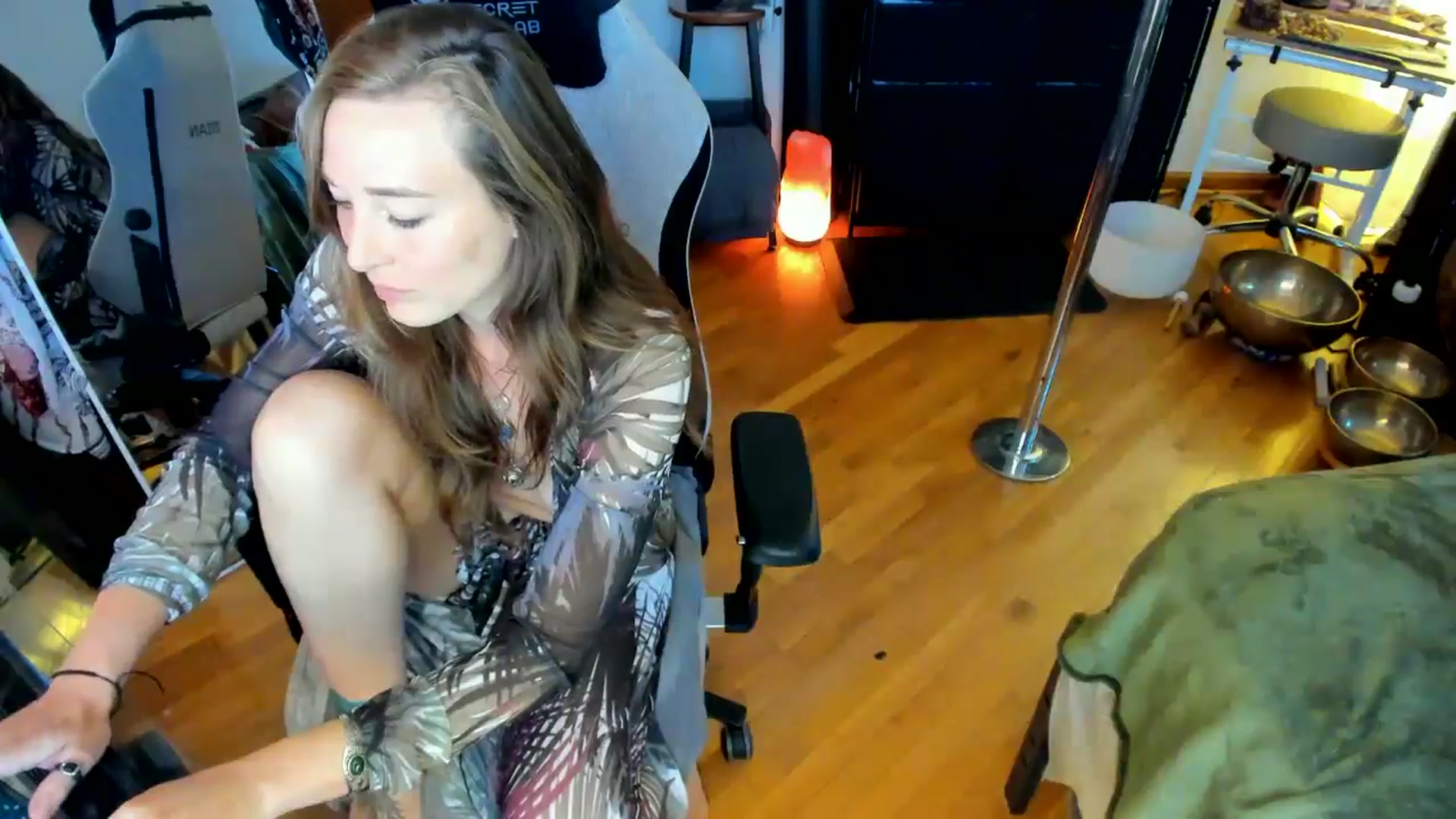 Gallery image thumbnail from She_is_Sam's myfreecams stream on, 07/19/2024, 14:51 image 9 of 20