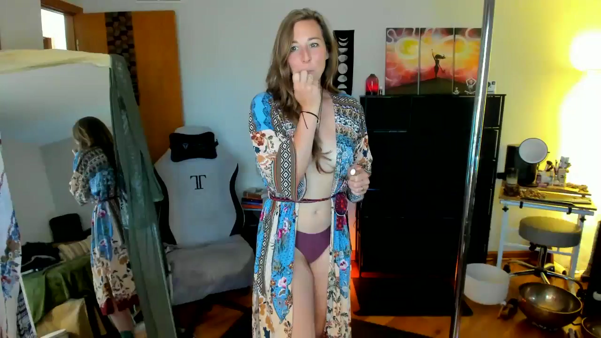 Gallery image thumbnail from She_is_Sam's myfreecams stream on, 07/19/2024, 16:31 image 8 of 20