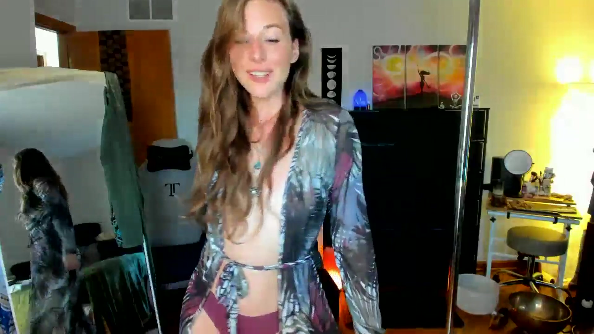 Gallery image thumbnail from She_is_Sam's myfreecams stream on, 07/19/2024, 20:48 image 3 of 20