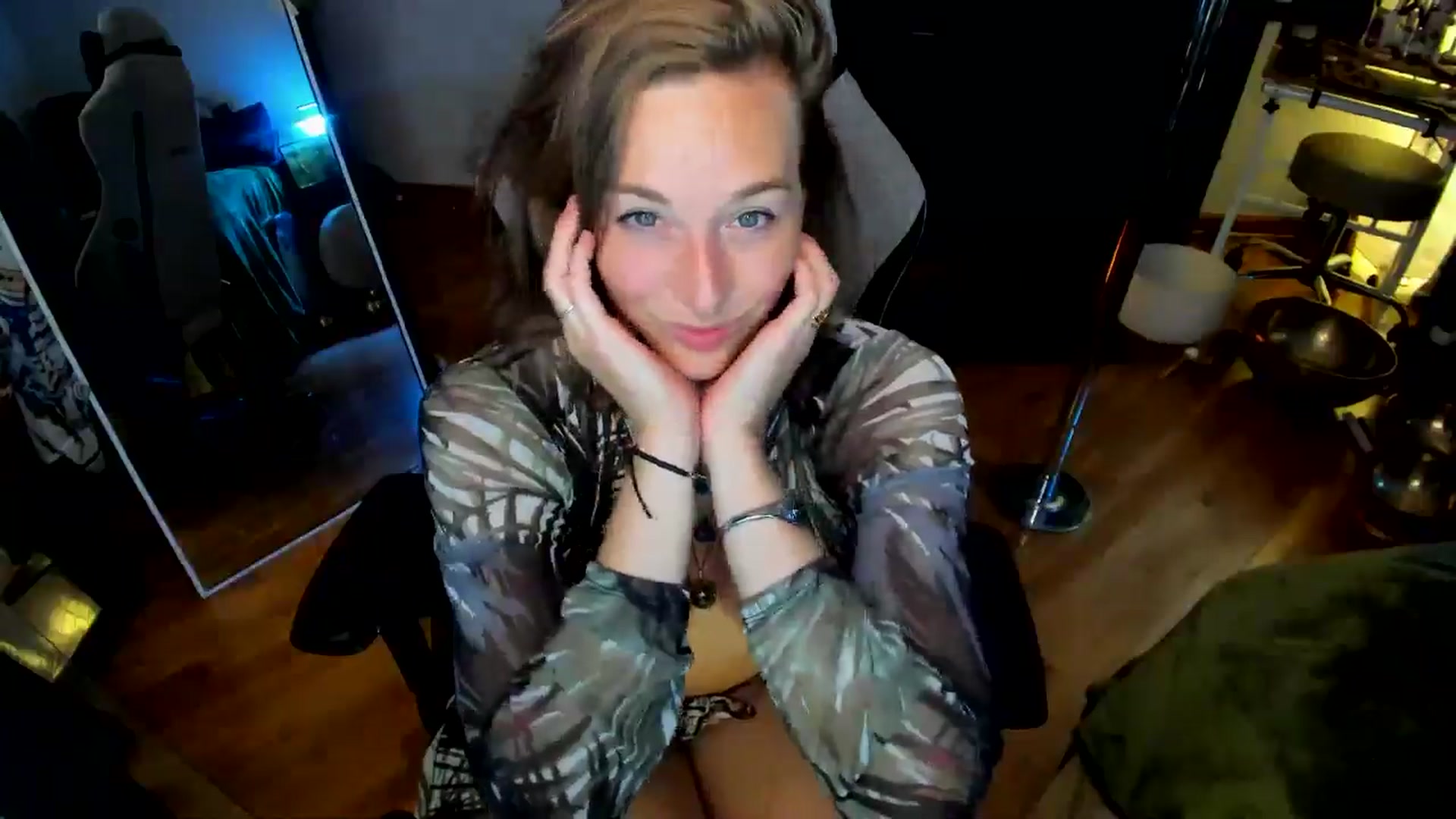 Gallery image thumbnail from She_is_Sam's myfreecams stream on, 07/20/2024, 03:38 image 13 of 20