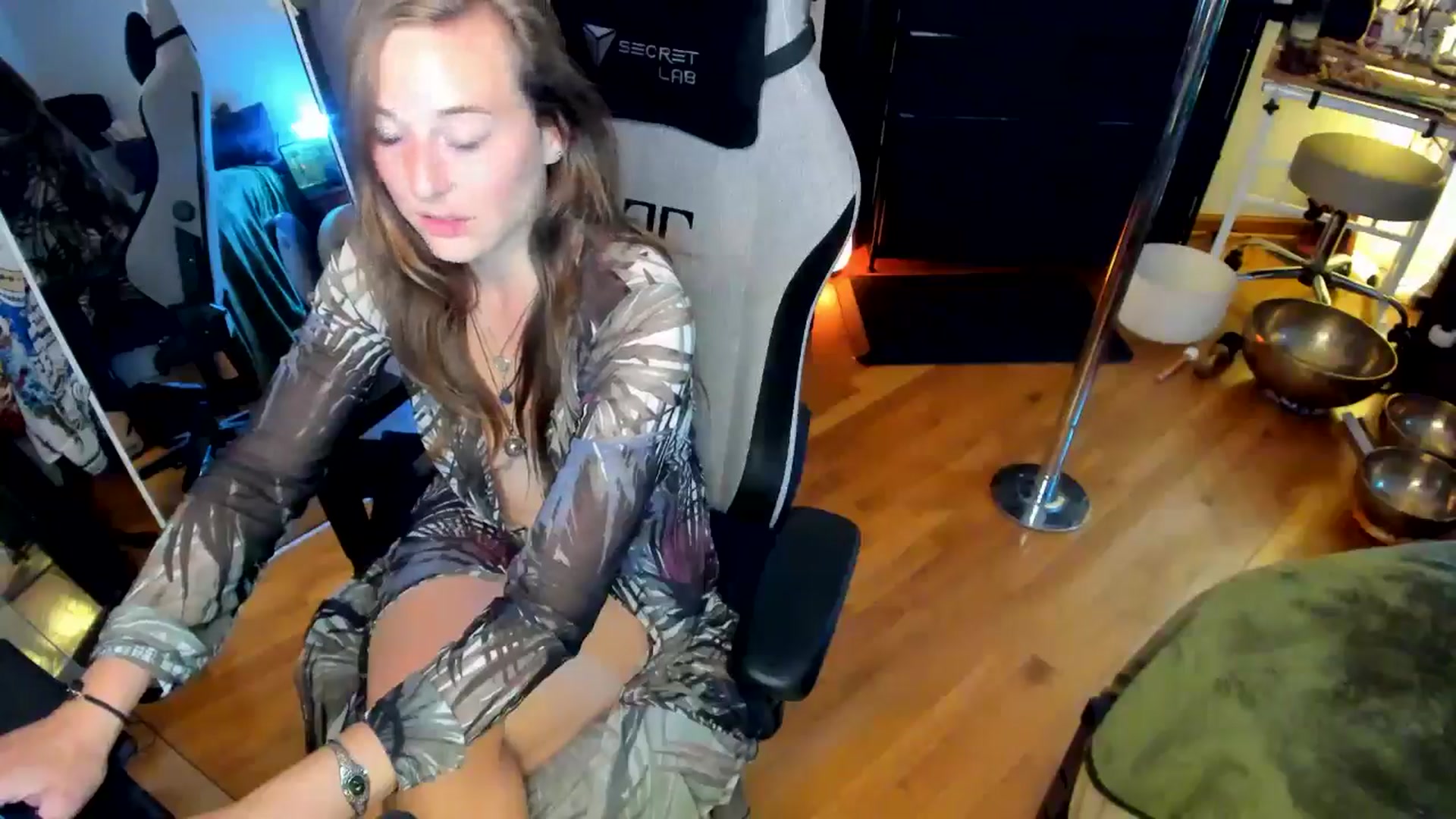 Gallery image thumbnail from She_is_Sam's myfreecams stream on, 07/20/2024, 03:38 image 10 of 20