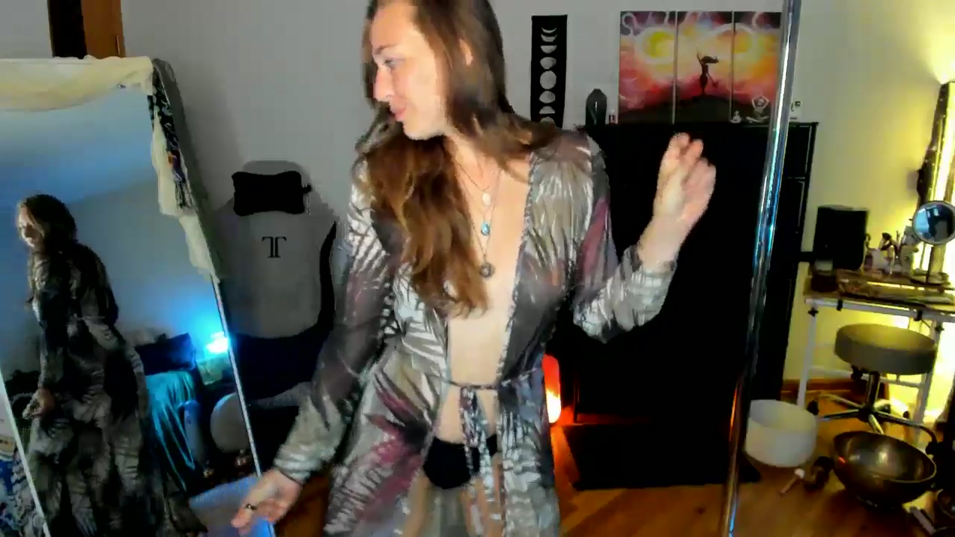 Gallery image thumbnail from She_is_Sam's myfreecams stream on, 07/20/2024, 04:22 image 11 of 20