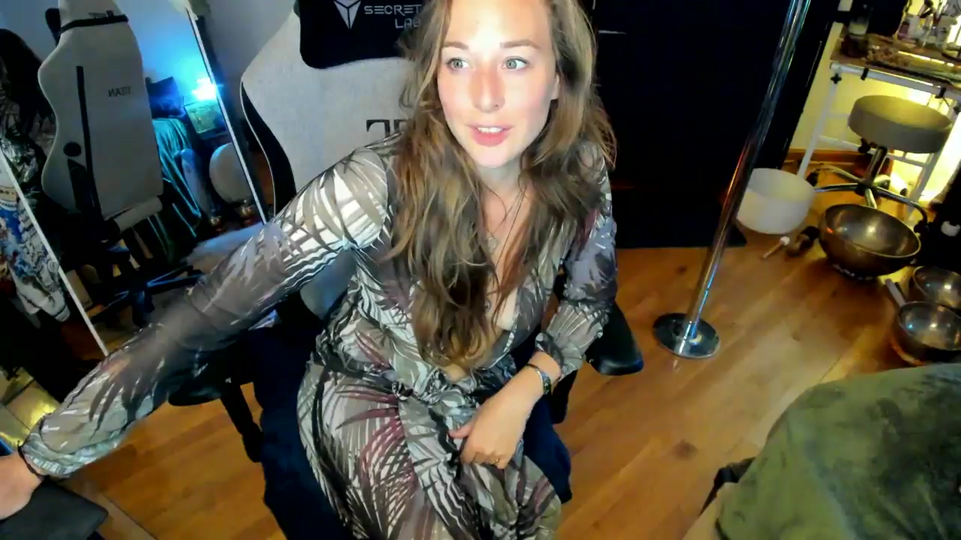 Gallery image thumbnail from She_is_Sam's myfreecams stream on, 07/20/2024, 04:22 image 18 of 20
