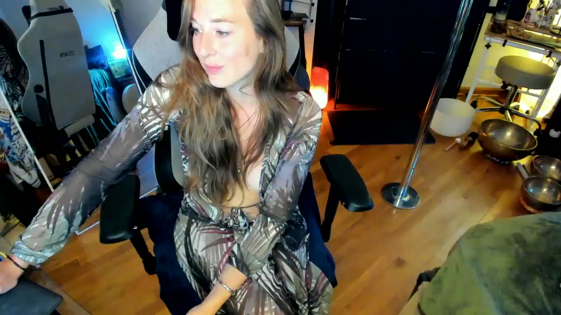 Gallery image thumbnail from She_is_Sam's myfreecams stream on, 07/20/2024, 04:22 image 17 of 20